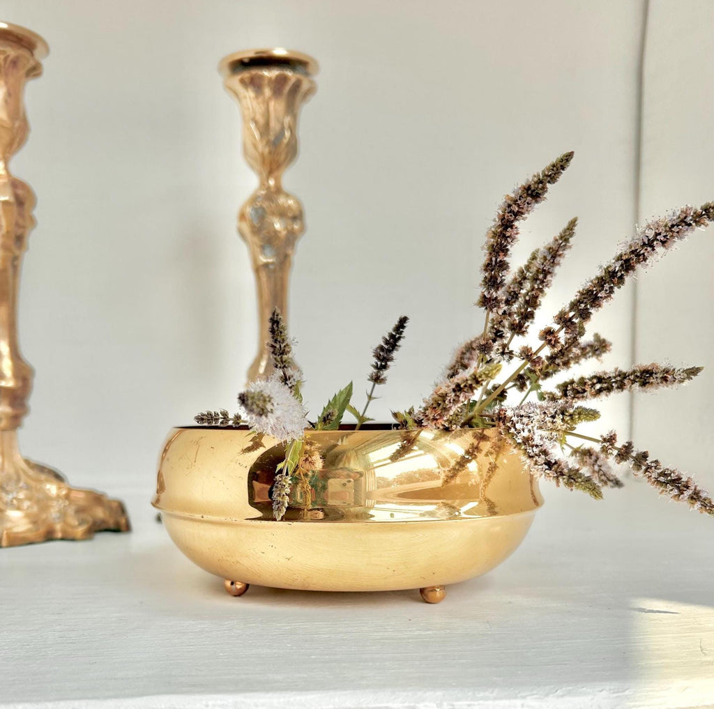 Vintage Coppercraft Guild Brass Bowl: Ridged Design, Ball Feet
