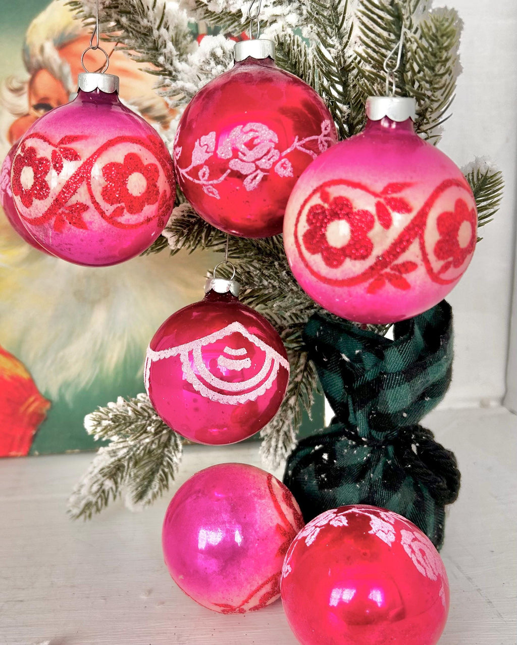 Vintage Christmas Bulb Ornaments by GOBY: Stenciled Pinks