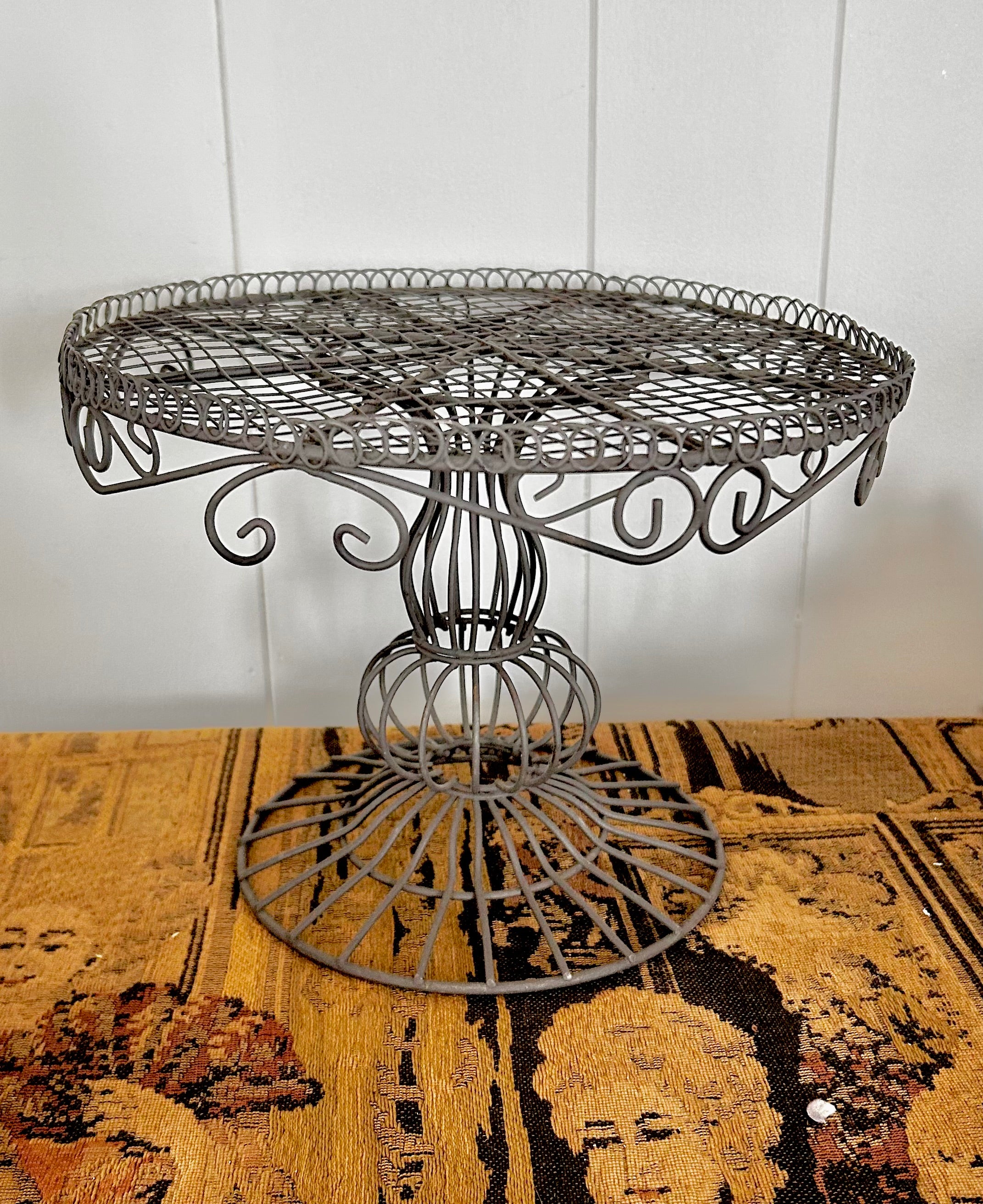Vintage Metal Wire Cake Stand