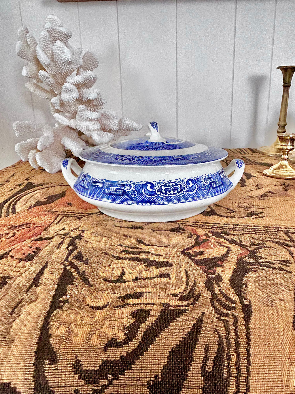 Vintage Blue Willow Stoneware Lidded Casserole Dish - Chipped Rim