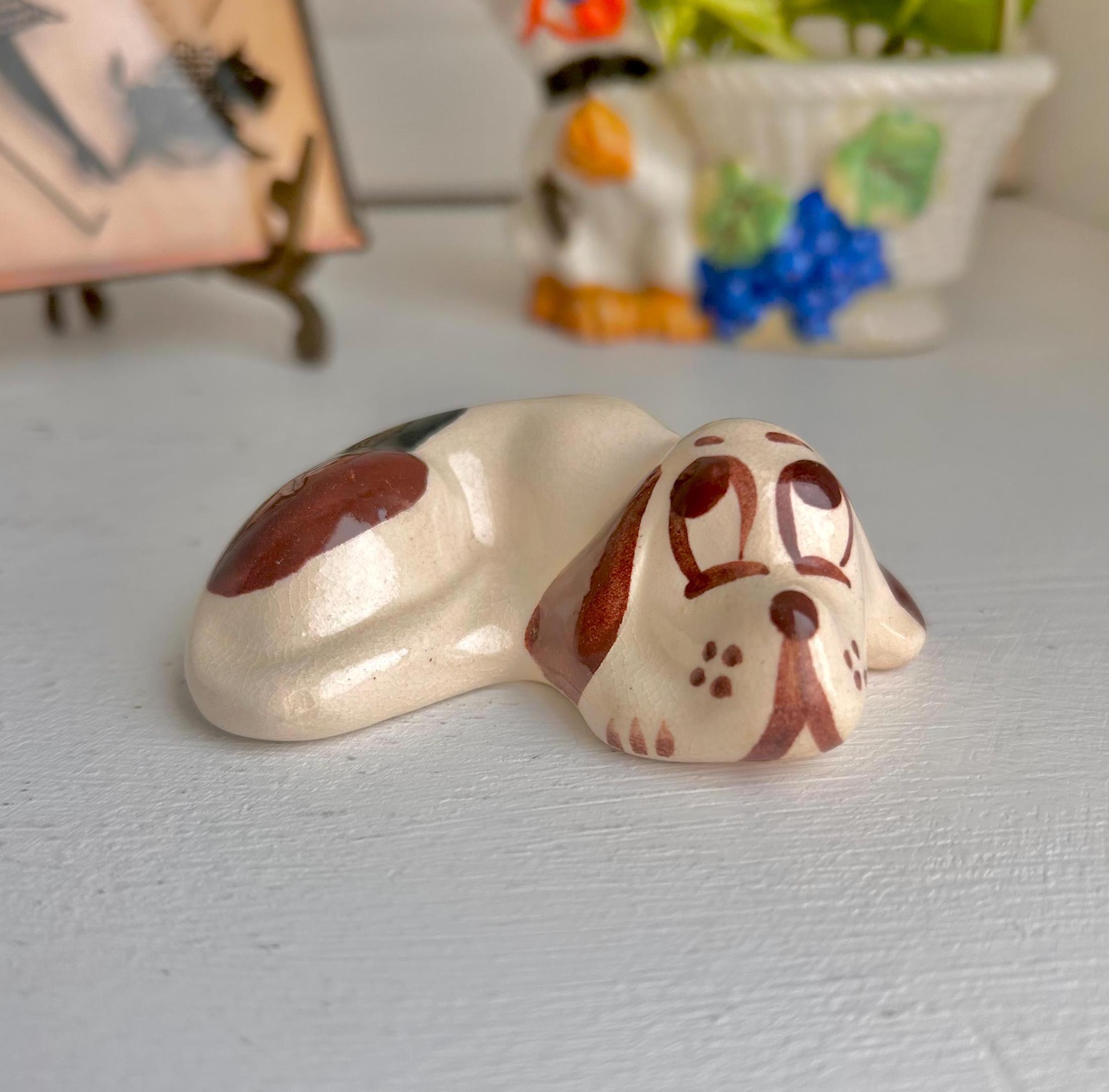 Vintage Rio Hondo Pottery Dog Figurine: Reclining Beagle Hound