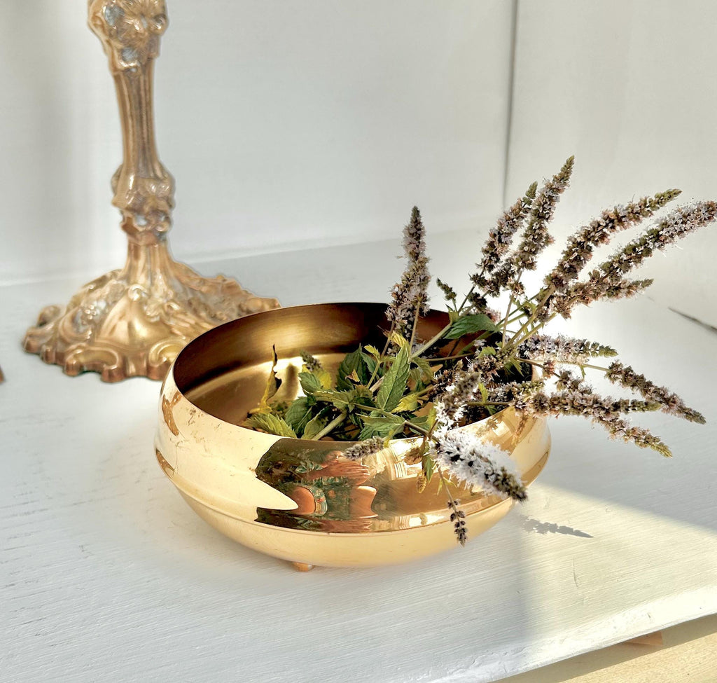 Vintage Coppercraft Guild Brass Bowl: Ridged Design, Ball Feet