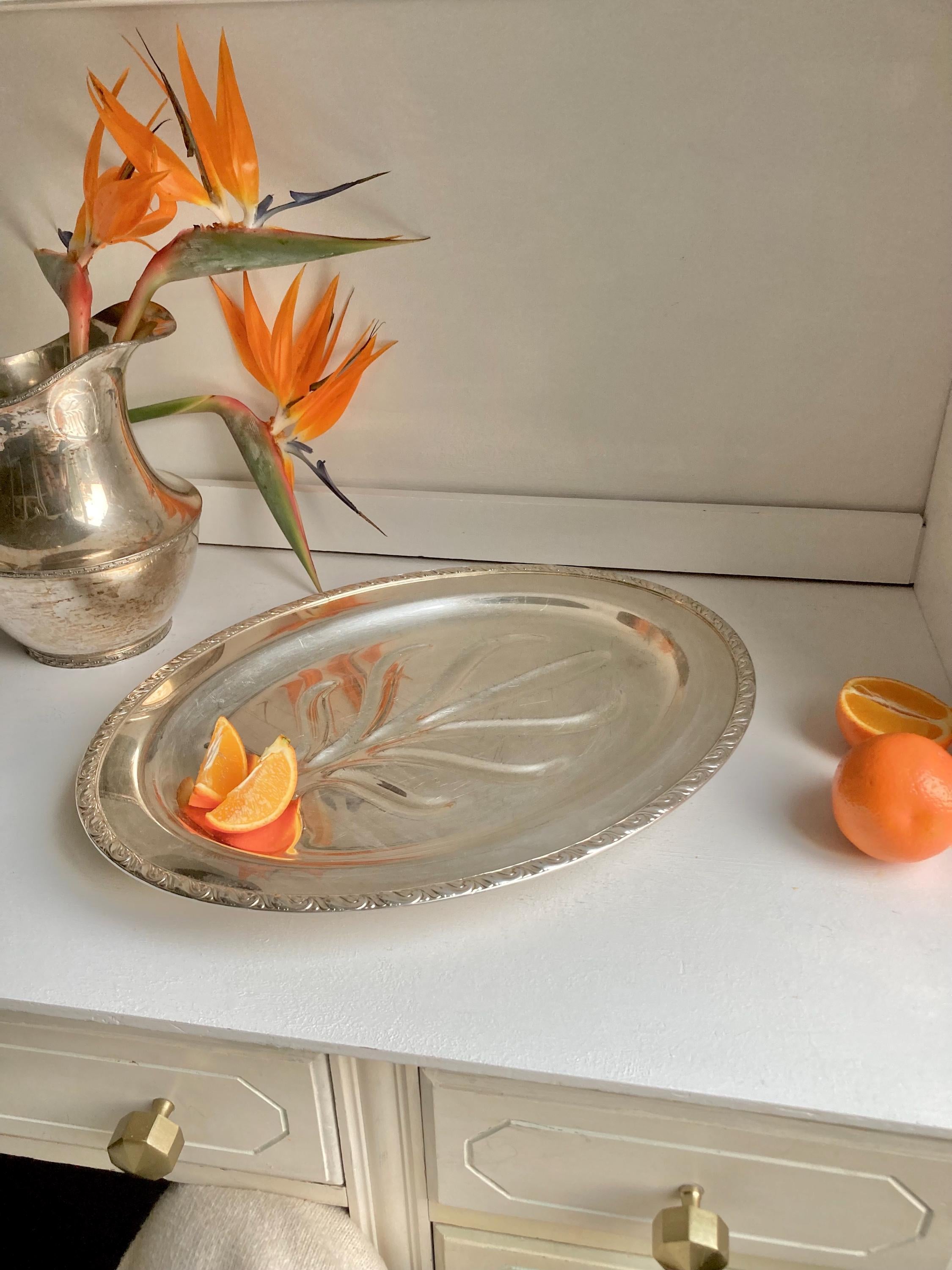 Vintage Oneida Silver-Plated Meat Platter – Baroque Rim, Art Deco Feet