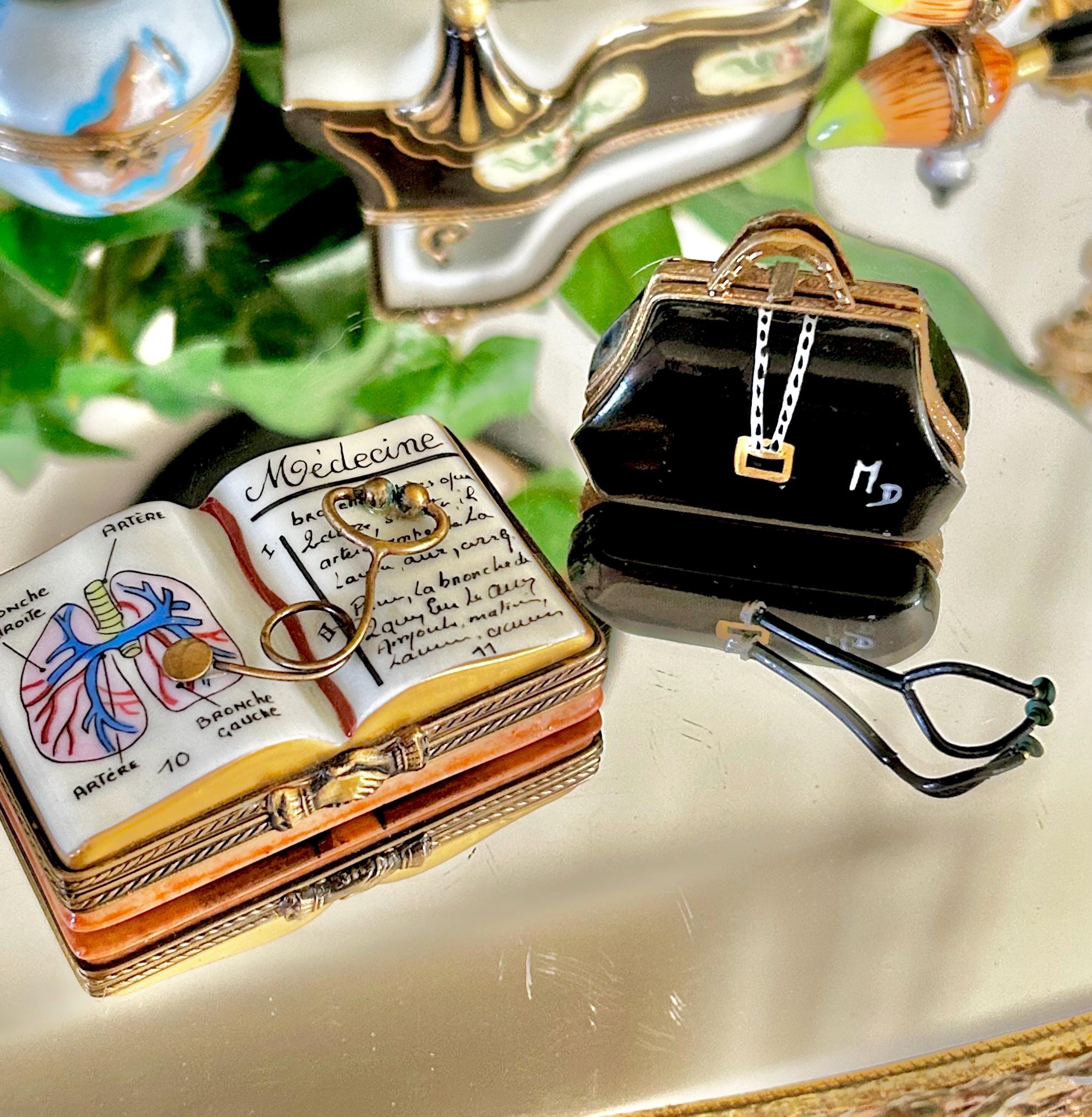 Vintage Limoges Peint Main Doctor, Medical Doctor Small Porcelain Boxes