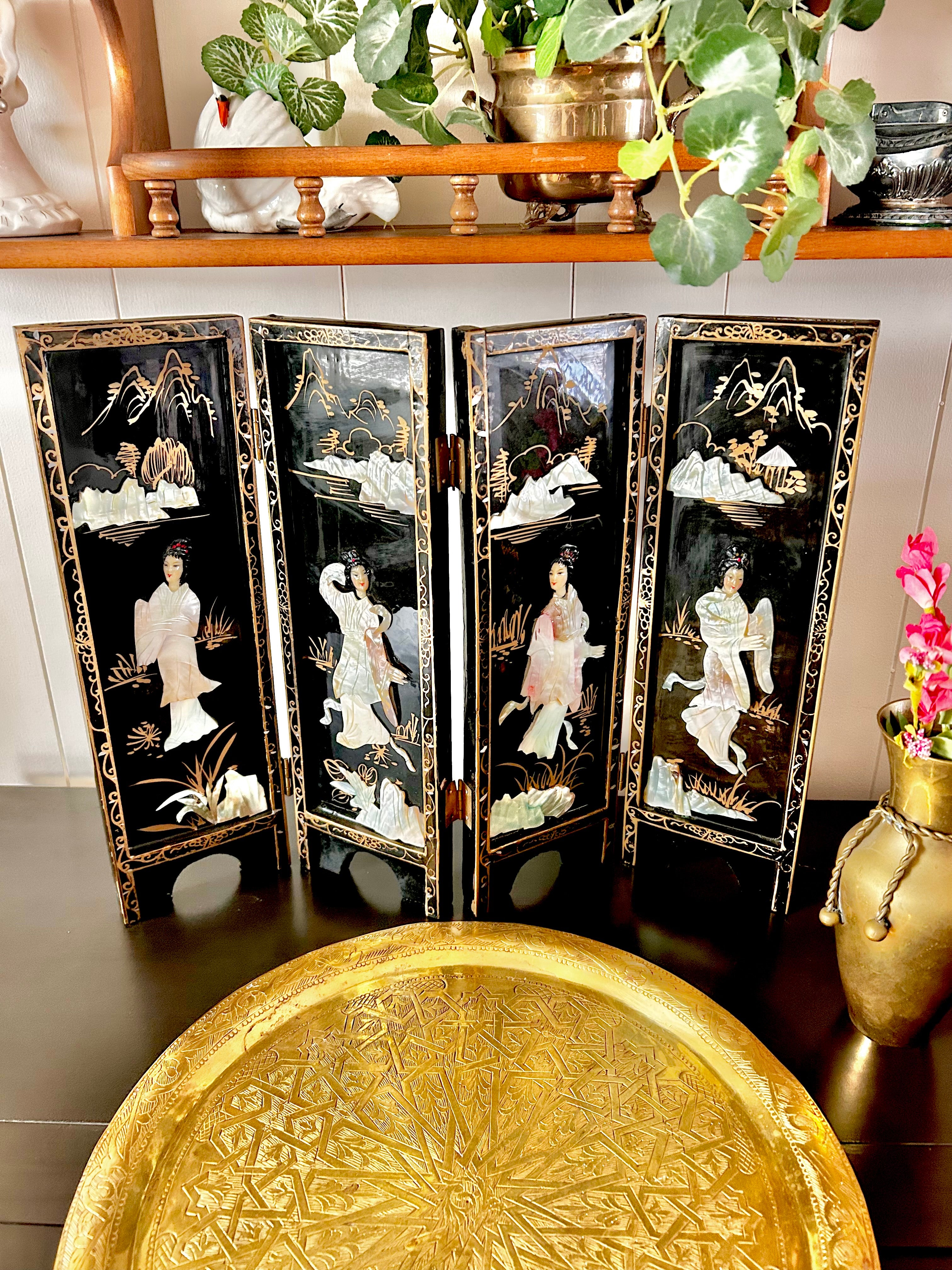 1990s Chinoiserie Small Wooden Accordion Screen