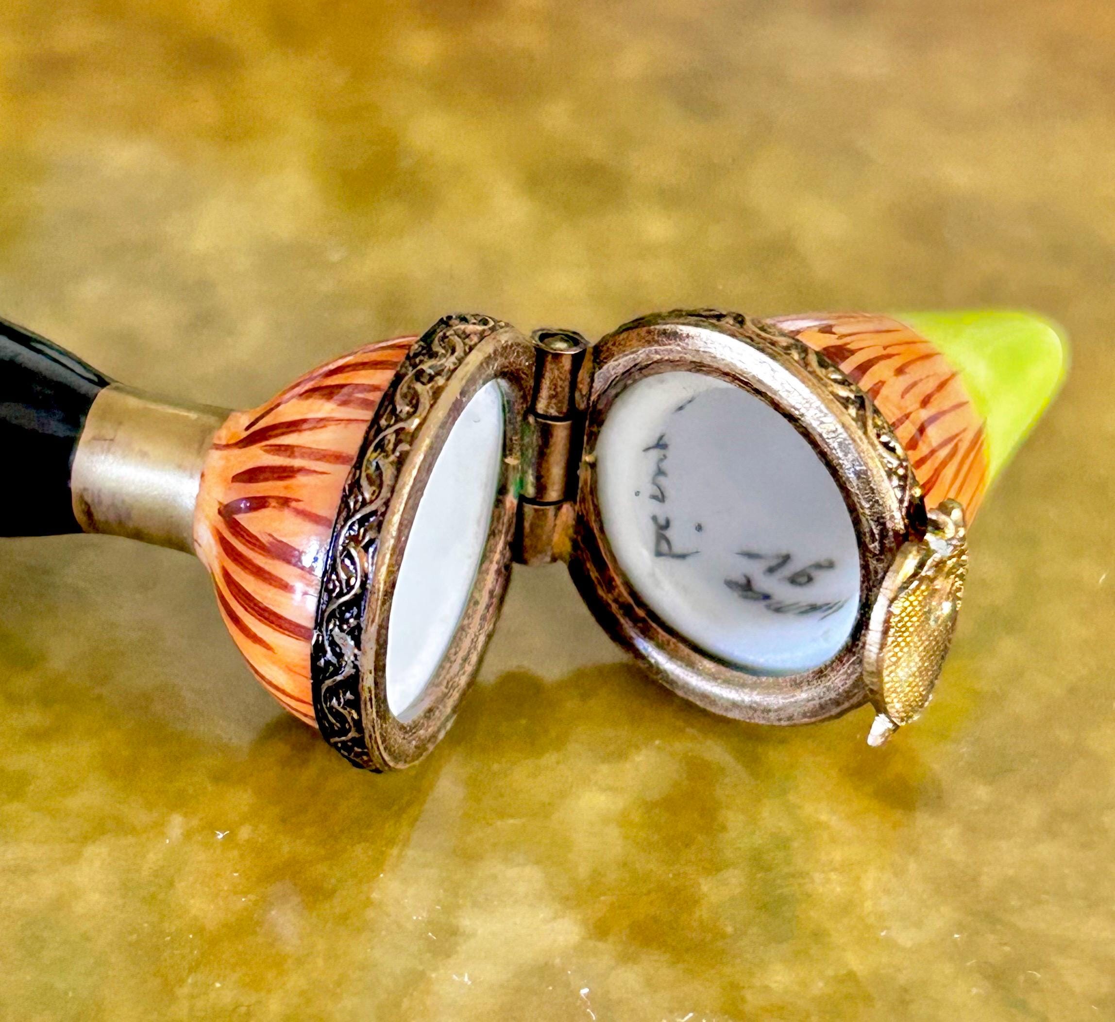 Vintage Limoges Peint Main Porcelain Trinket Box for Artist - Paintbrush