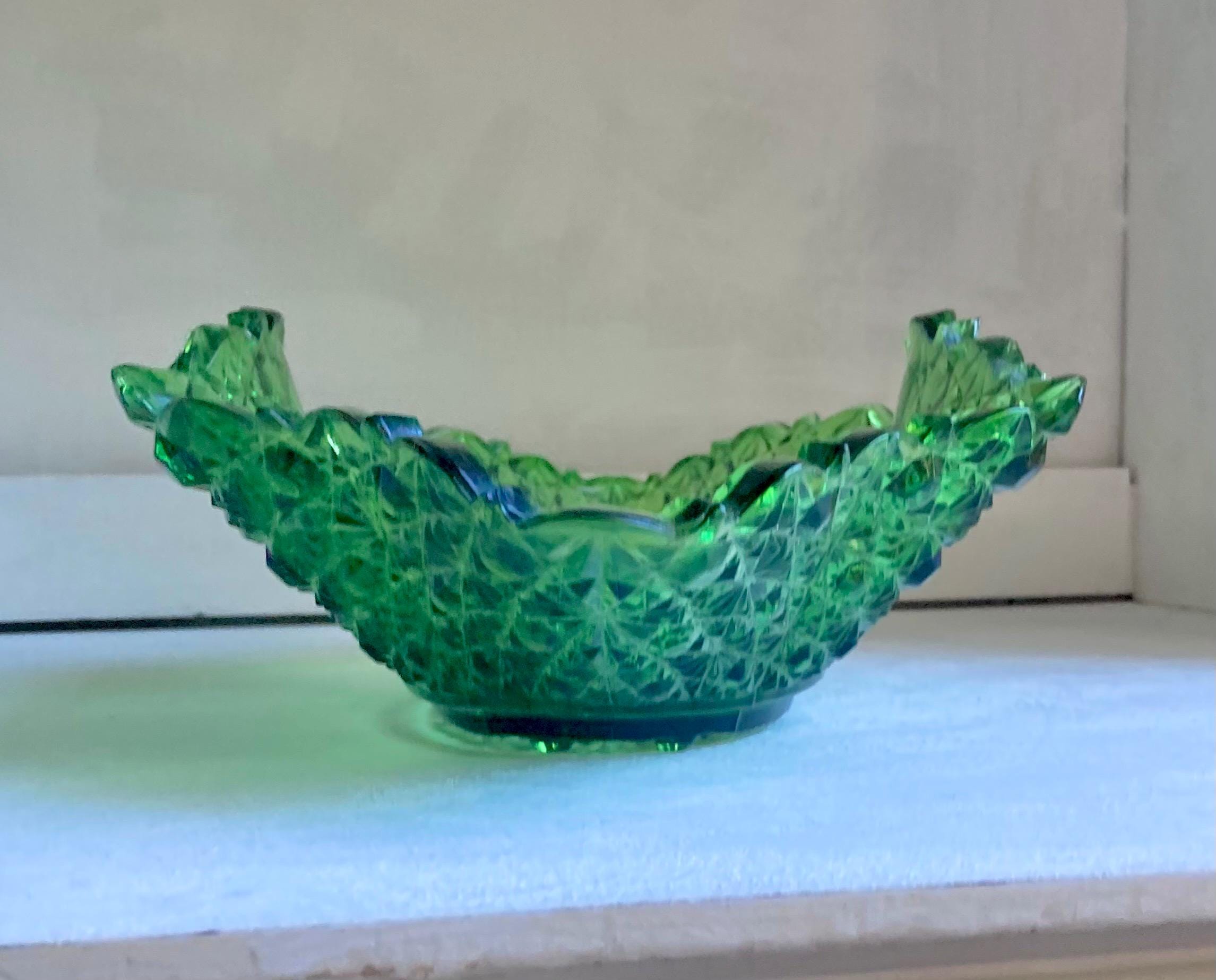 Vintage Emerald Green Daisy & Button Bowl: Ruffled Sawtooth Rim, 12"