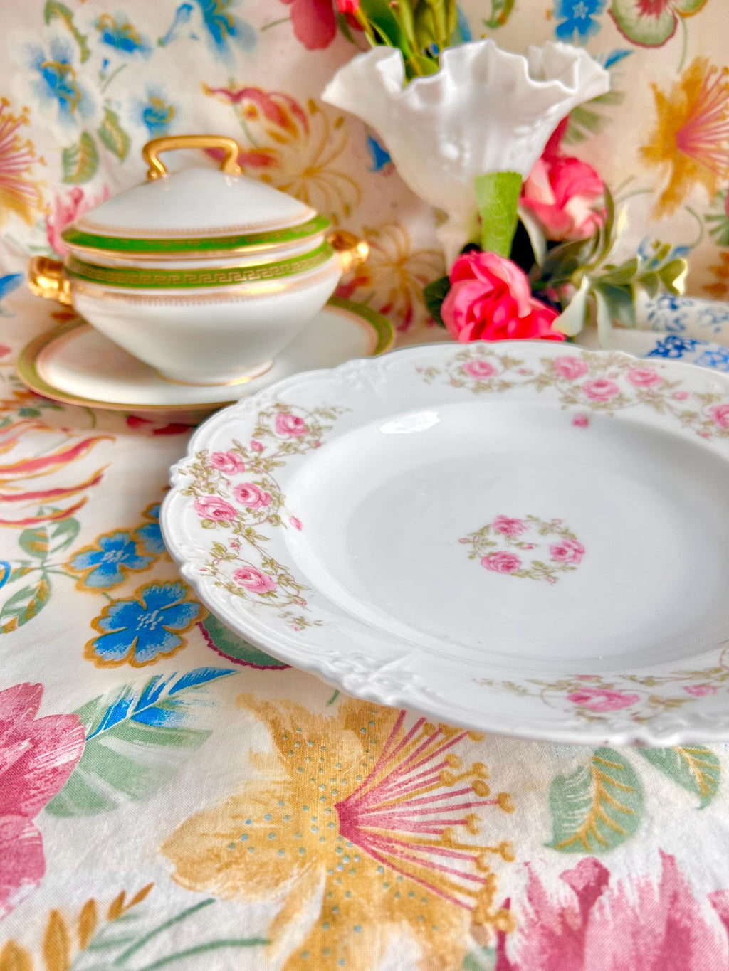 Vintage Bavarian Porcelain Bowl: Pink Roses Garland, Tirschenreuth Germany