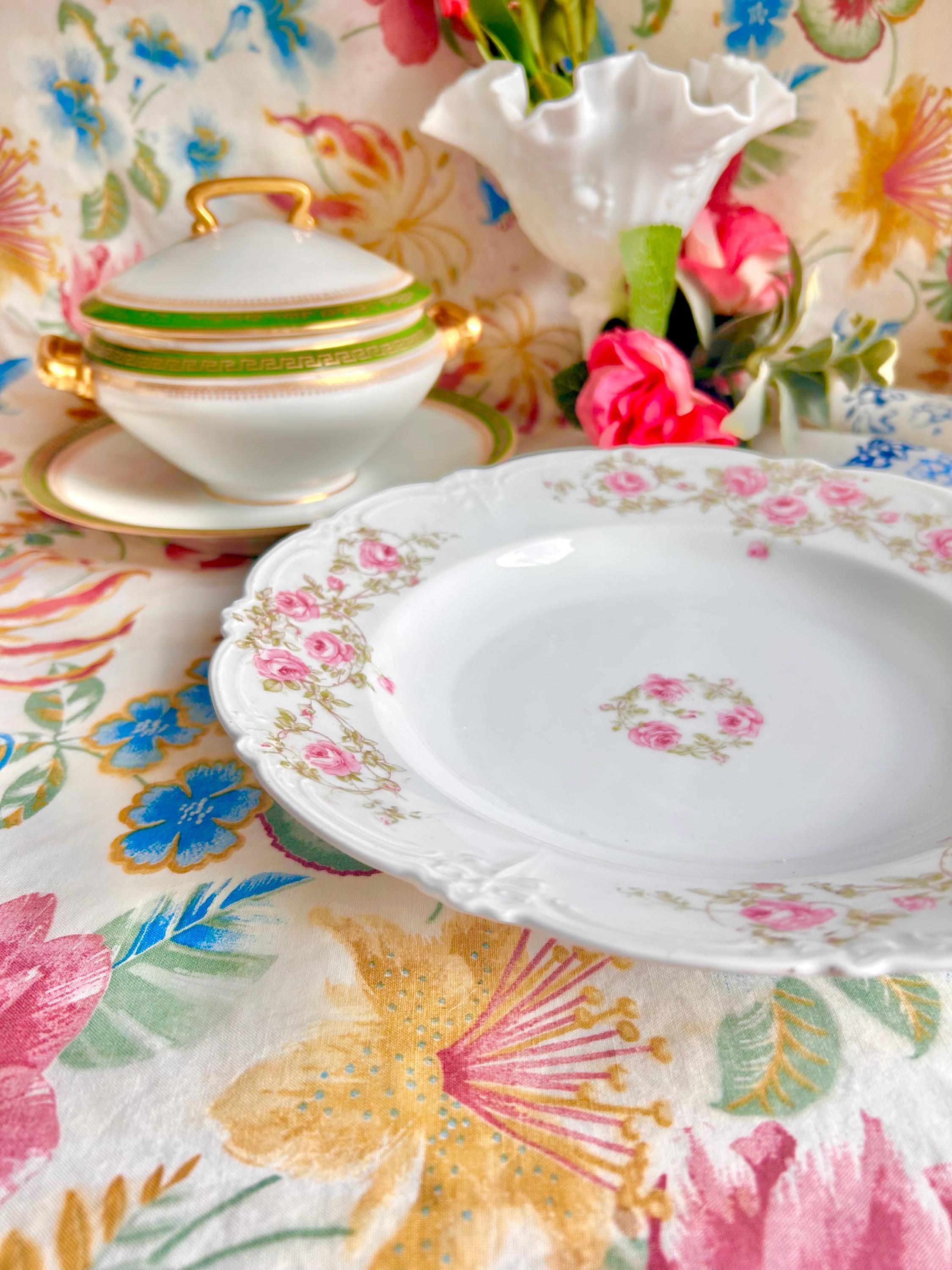 Vintage Bavarian Porcelain Bowl: Pink Roses Garland, Tirschenreuth Germany