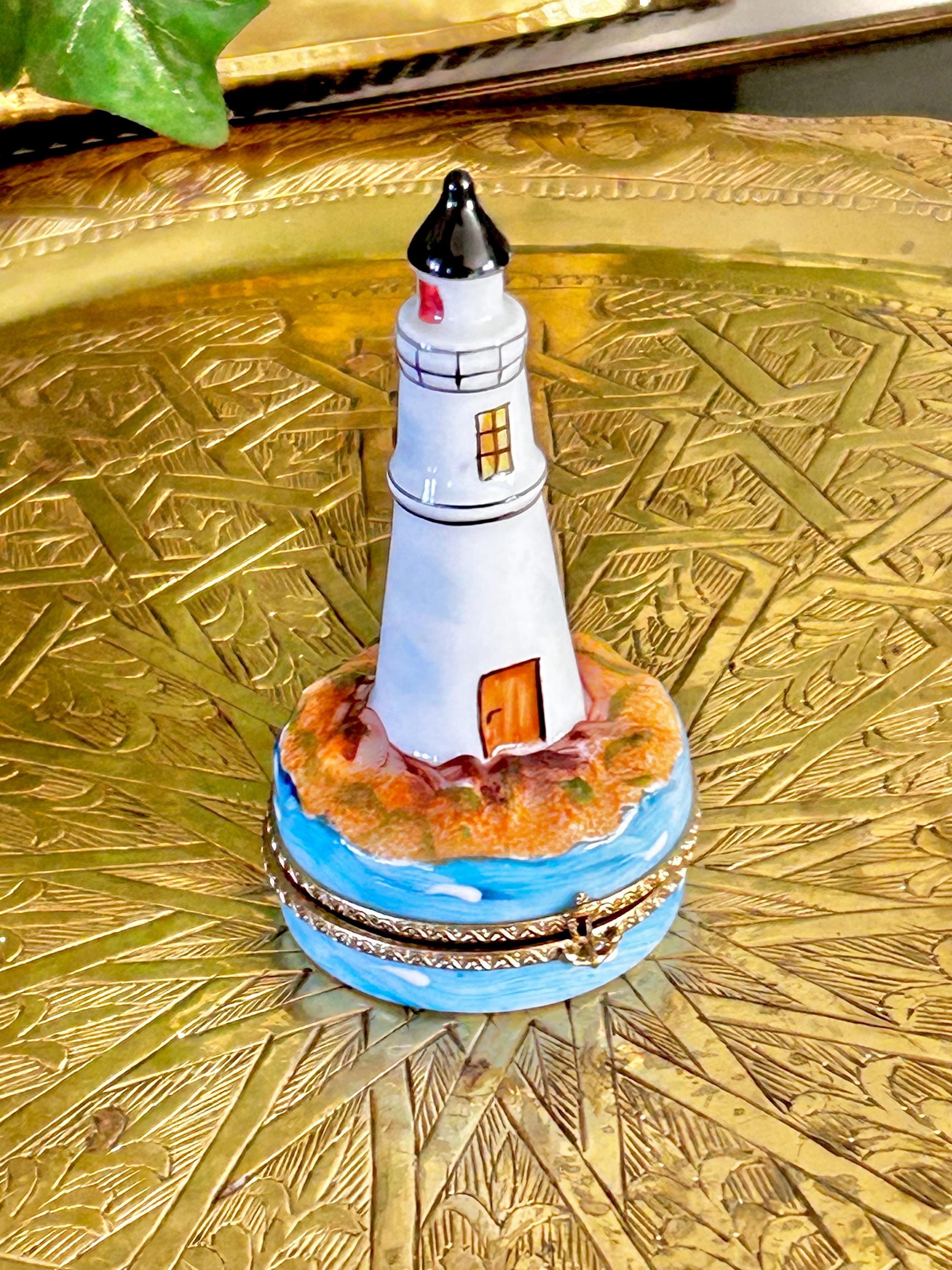 Vintage Limoges Peint Main Porcelain Boxes for Travel Enthusiasts