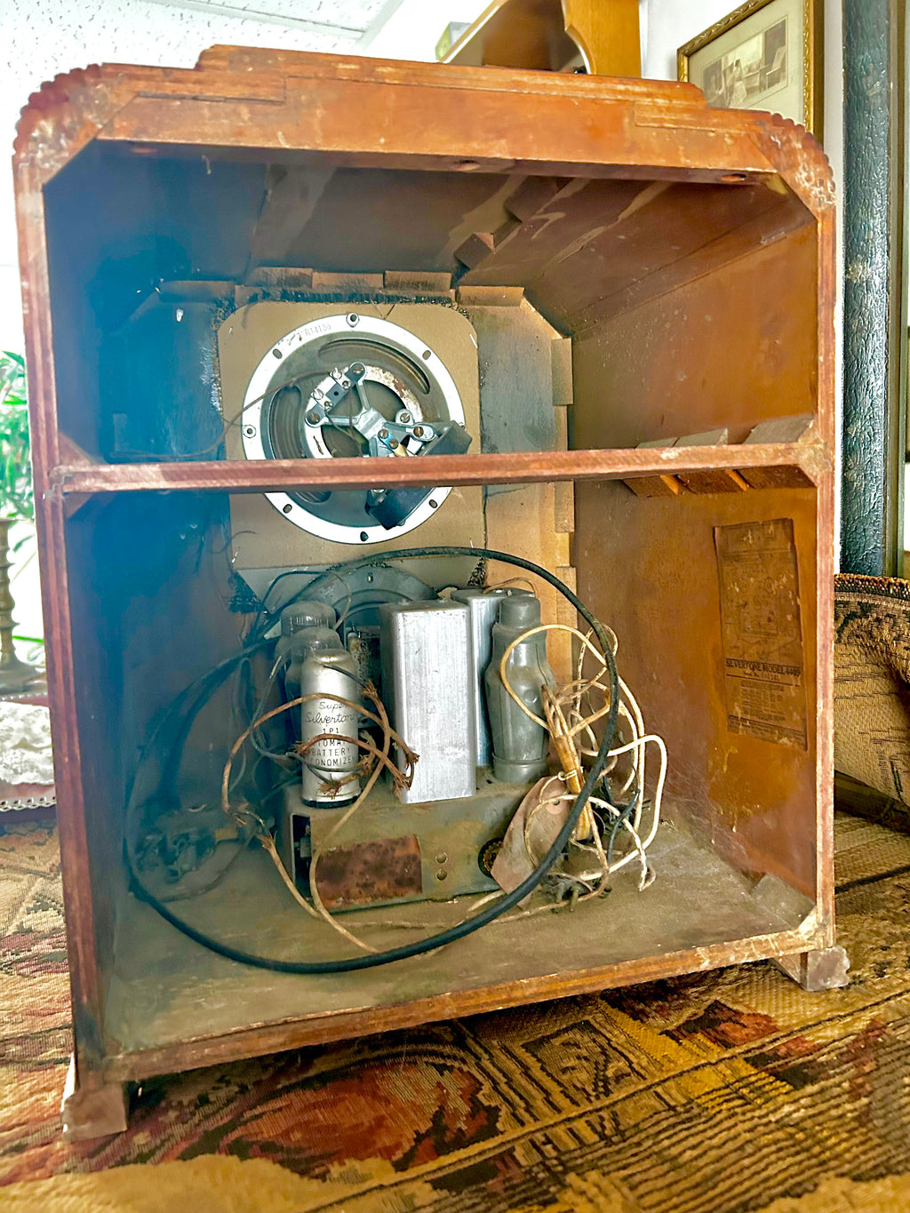 Vintage Tombstone Art Deco Radio Chassis