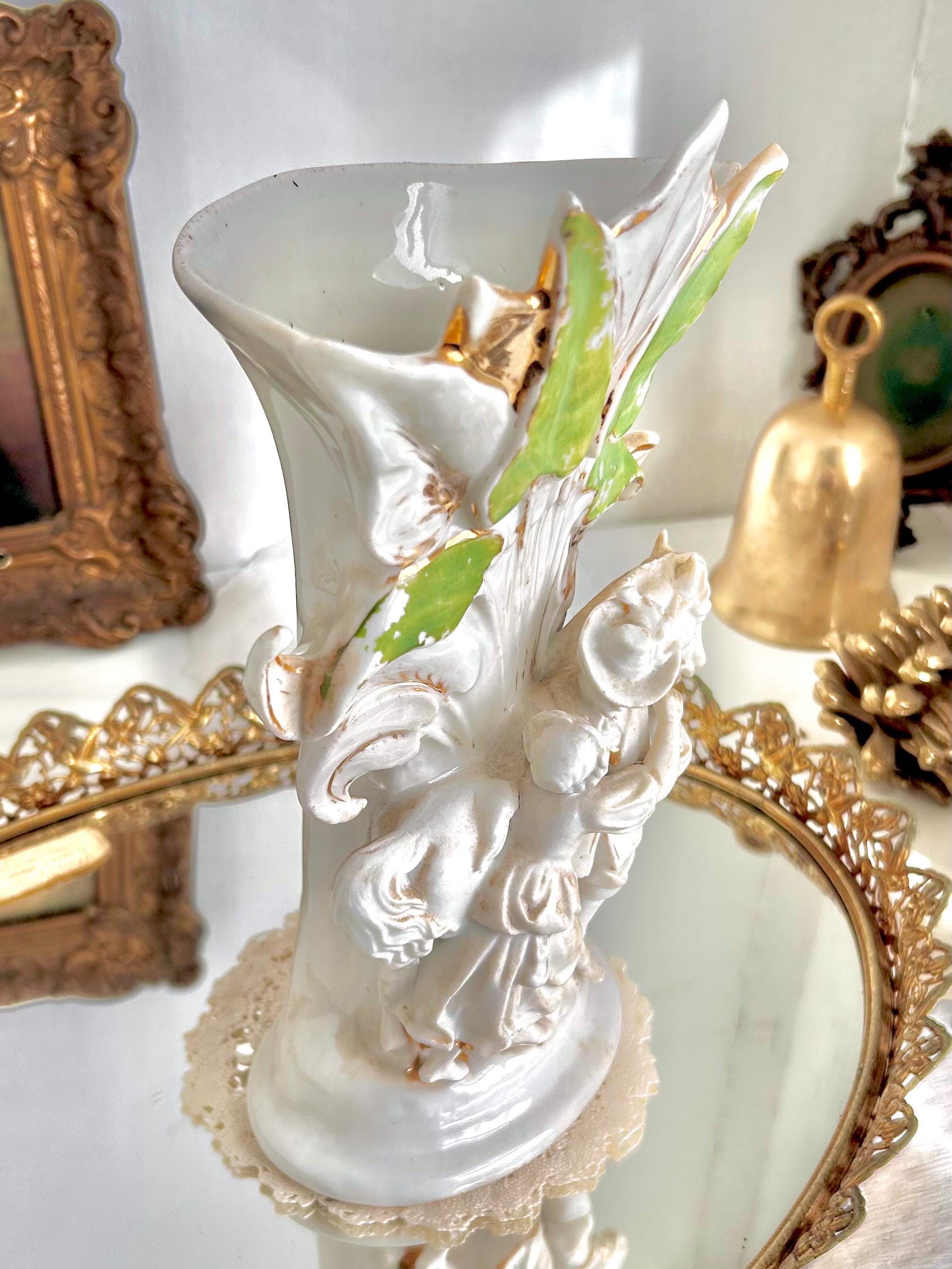 Antique Porcelain Vieux Paris/Vieux Bruxelles Figural Vase