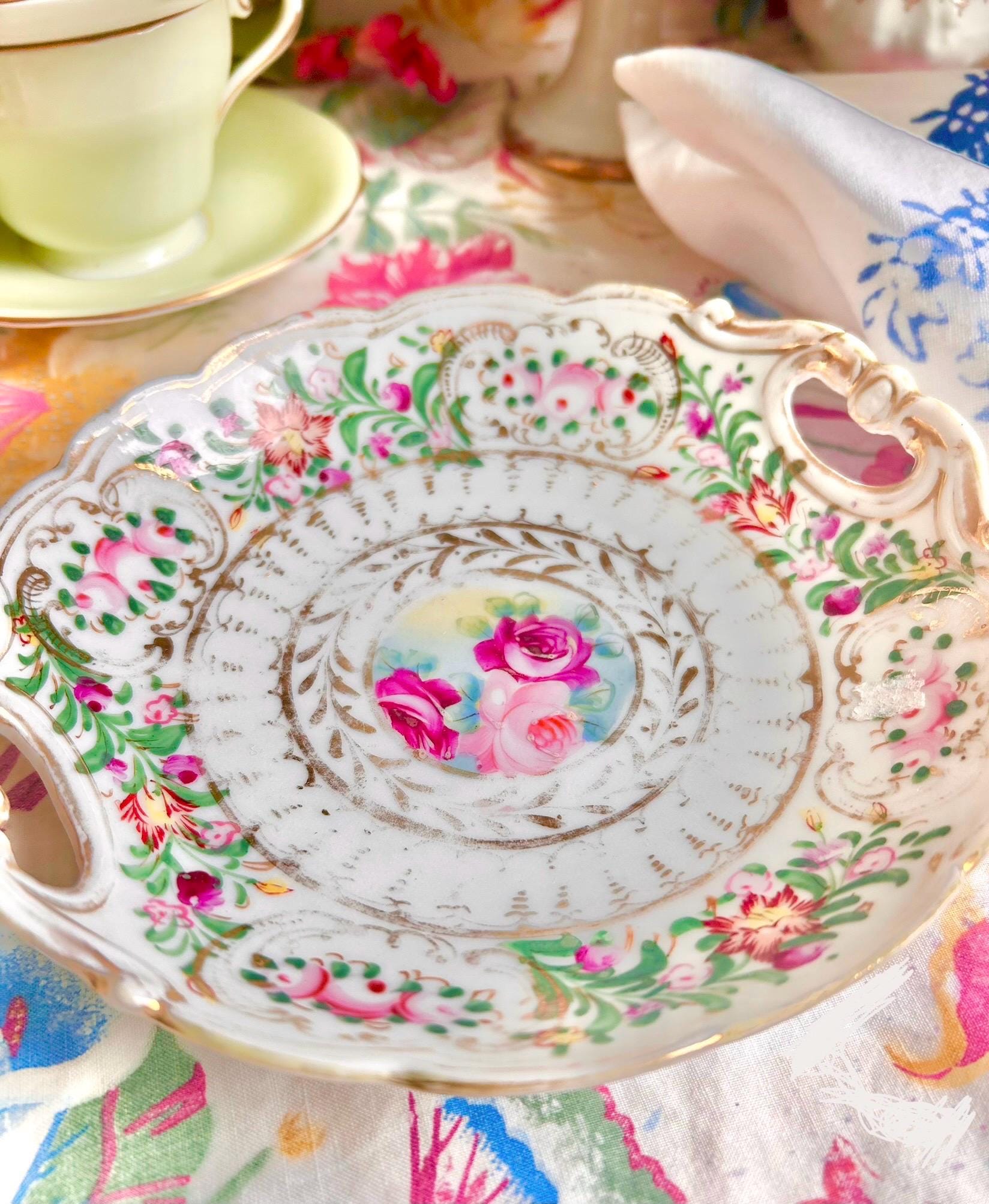 Vintage Floral Porcelain Bowl: Gold Trim, Hand-Painted Roses