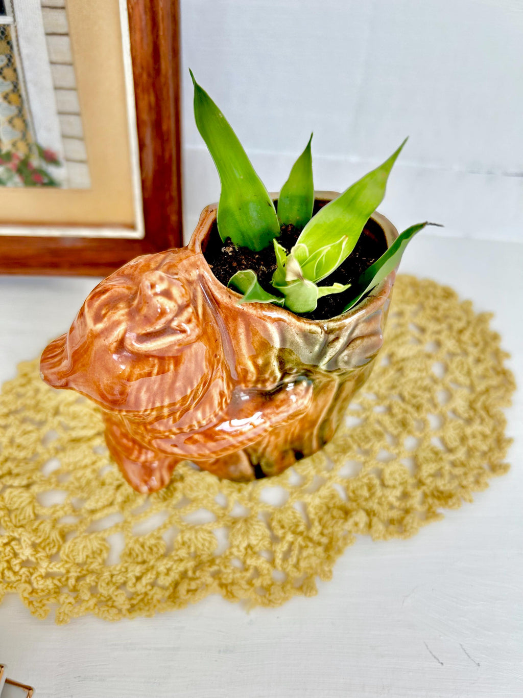 Vintage Brown Bear Ceramic Planter: Anthropomorphic Tree Stump Vase
