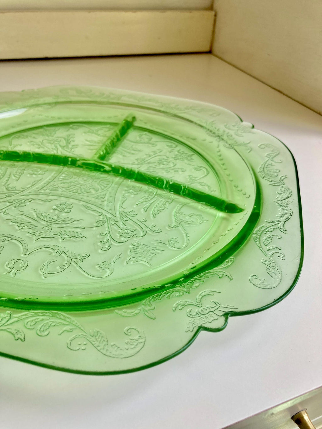 Vintage Uranium Green Glass Divided Plate: Federal Madrid Pattern