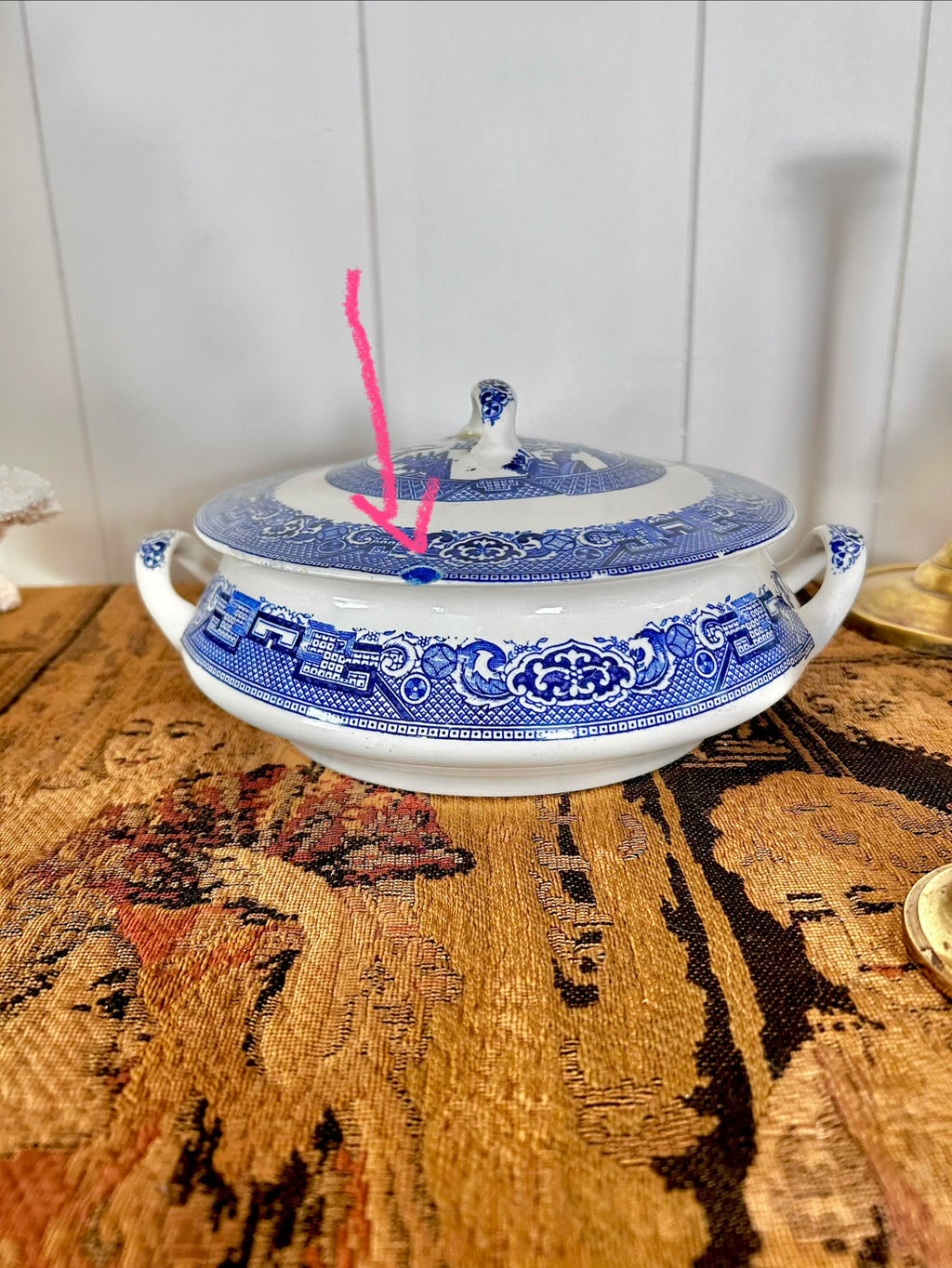 Vintage Blue Willow Stoneware Lidded Casserole Dish - Chipped Rim