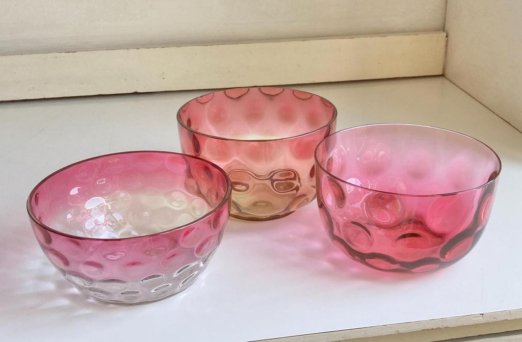 Antique Victorian Amberina Glass Bowl: Reverse Thumbprint Coin Dot