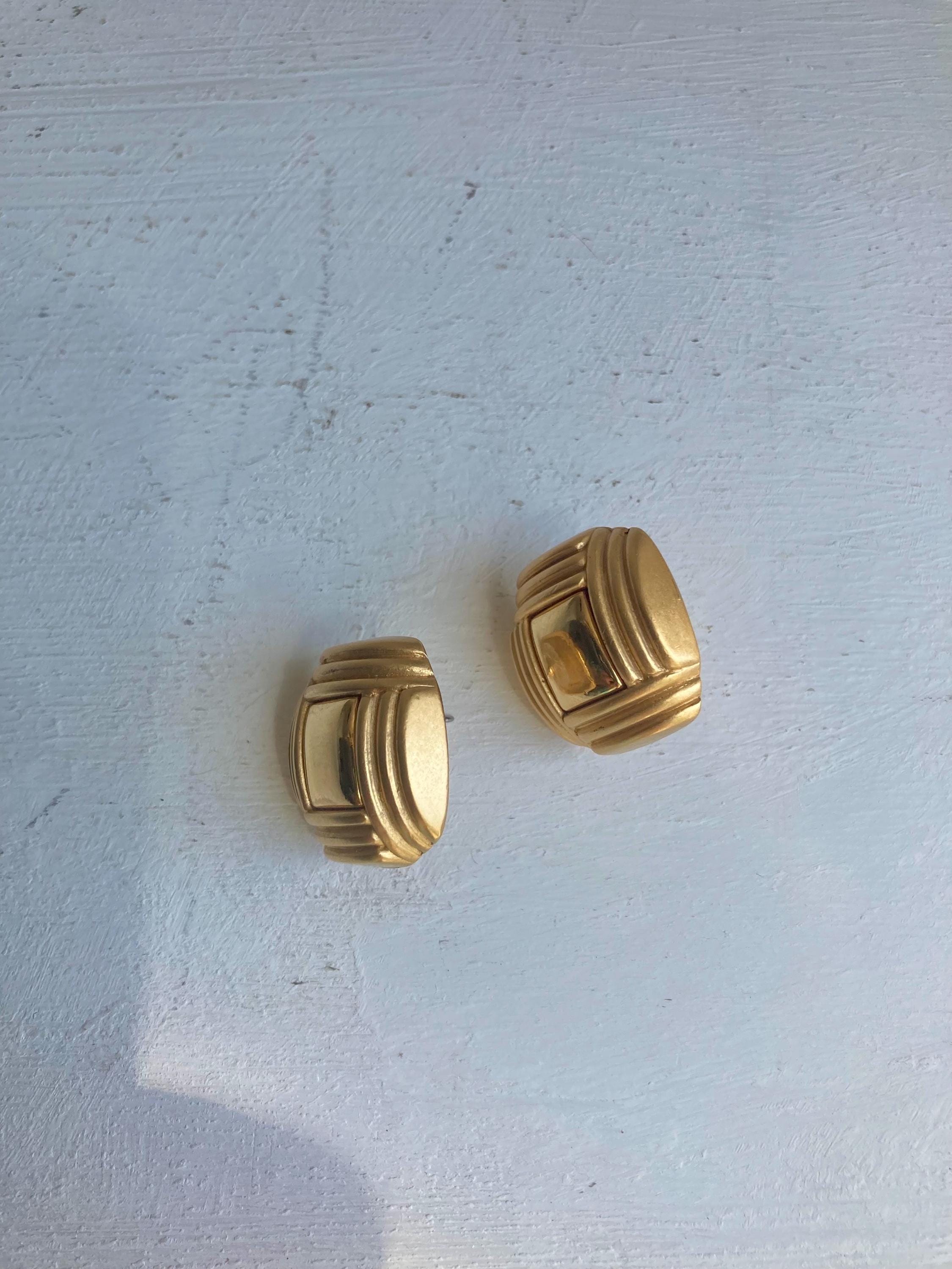 Vintage MONET Gold Tone Earrings: 1980s Concentric Squares