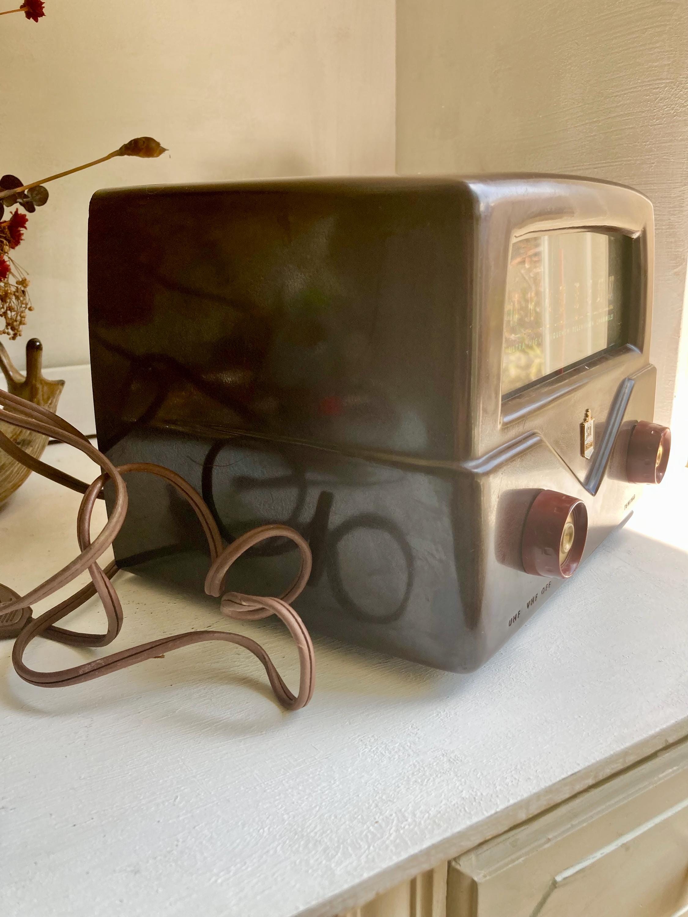 Vintage Mallory TV Antenna Converter: Brown Bakelite, Untested
