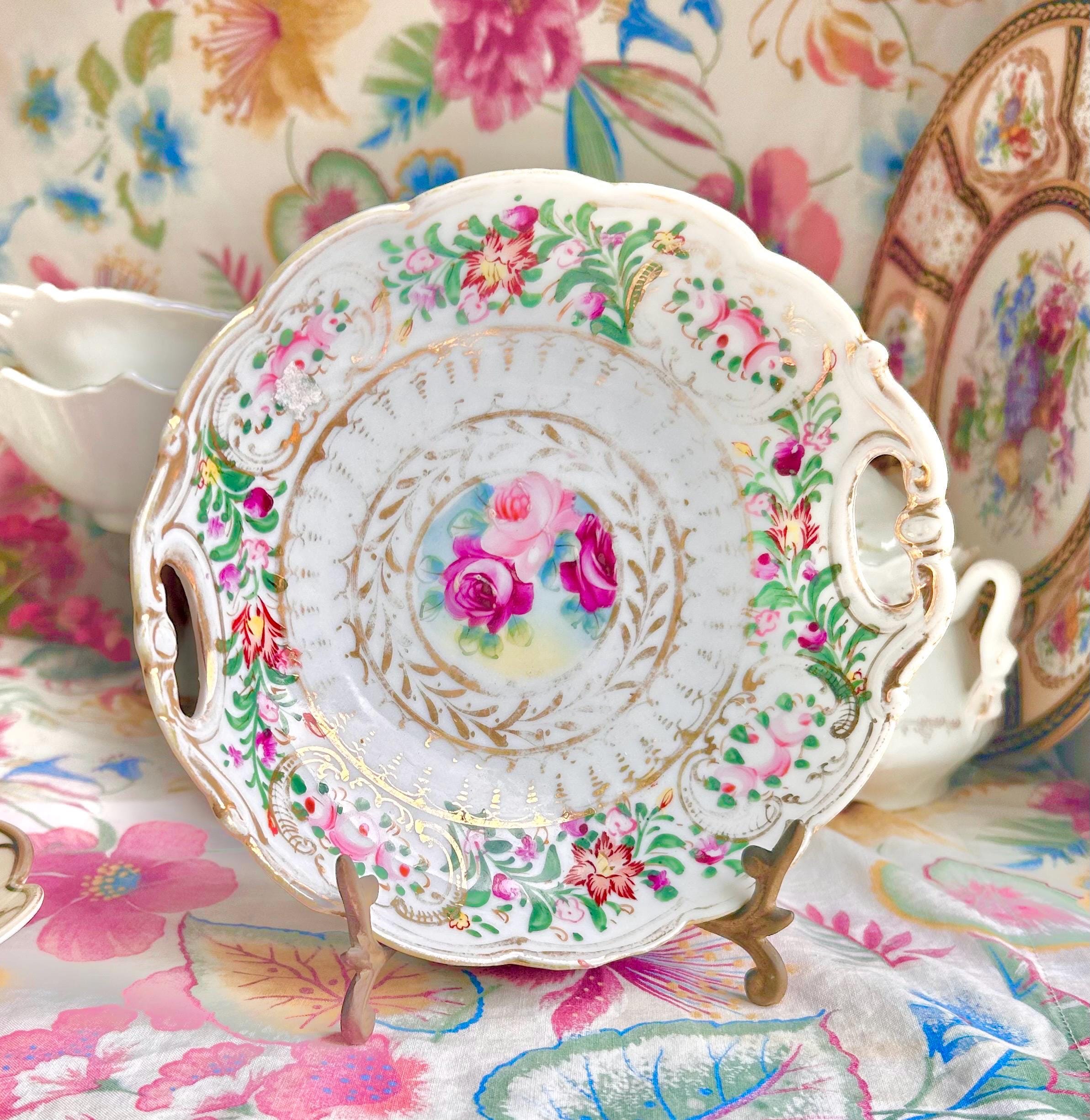 Vintage Floral Porcelain Bowl: Gold Trim, Hand-Painted Roses