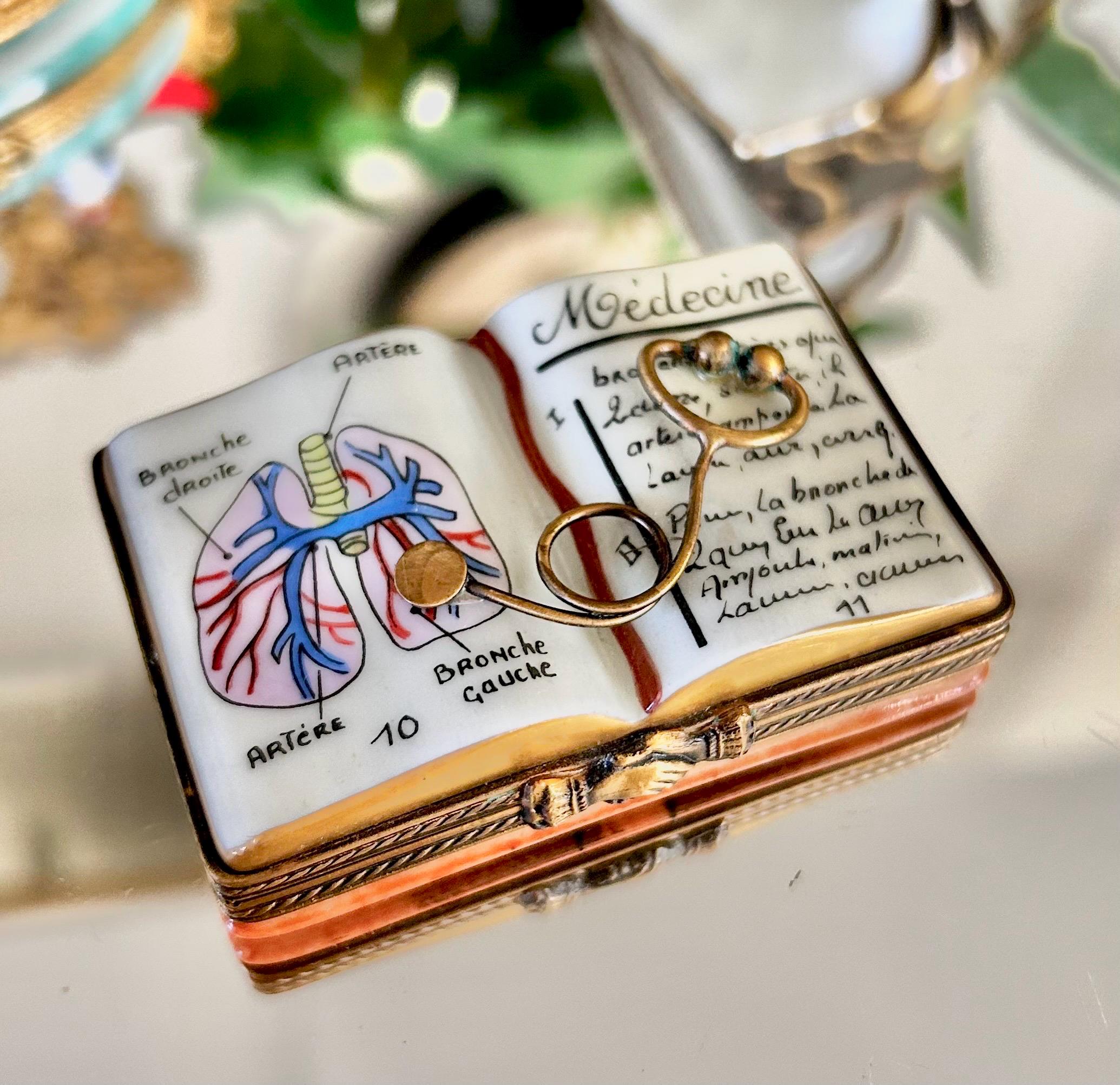 Vintage Limoges Peint Main Doctor, Medical Doctor Small Porcelain Boxes