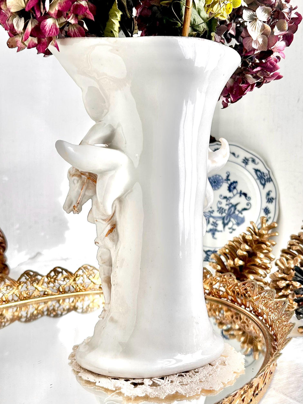 Antique Porcelain Vieux Paris/Vieux Bruxelles Figural Vase