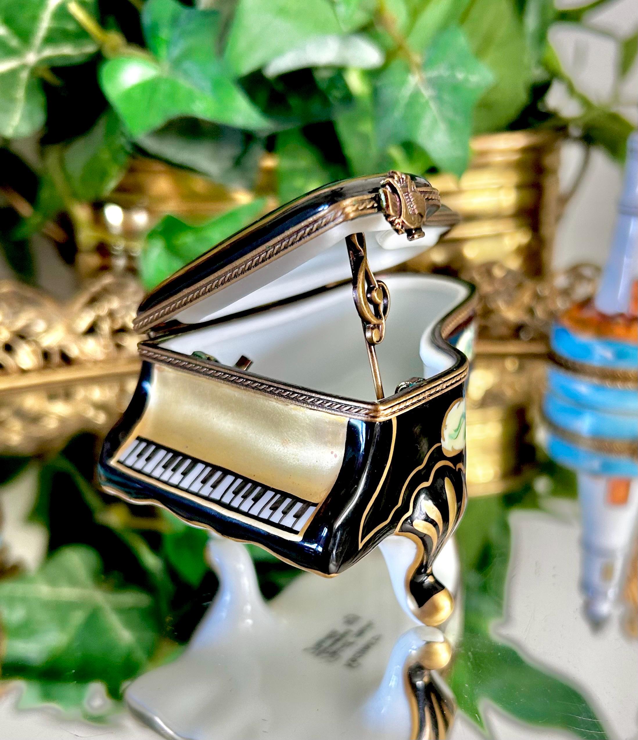 Vintage Limoges Peint Main Baby Grand Piano Small Porcelain Box