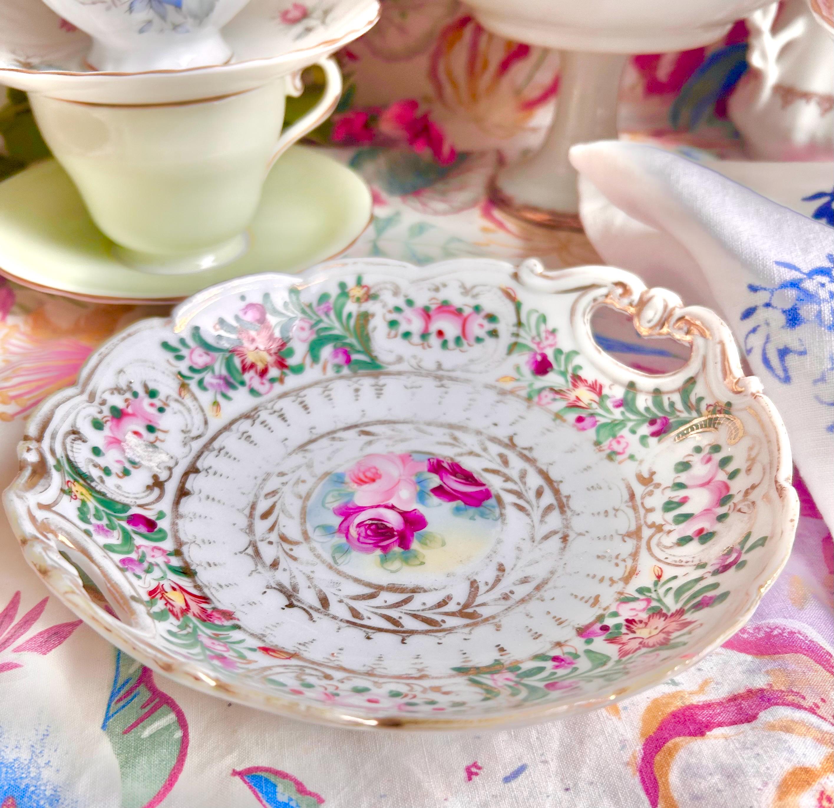 Vintage Floral Porcelain Bowl: Gold Trim, Hand-Painted Roses