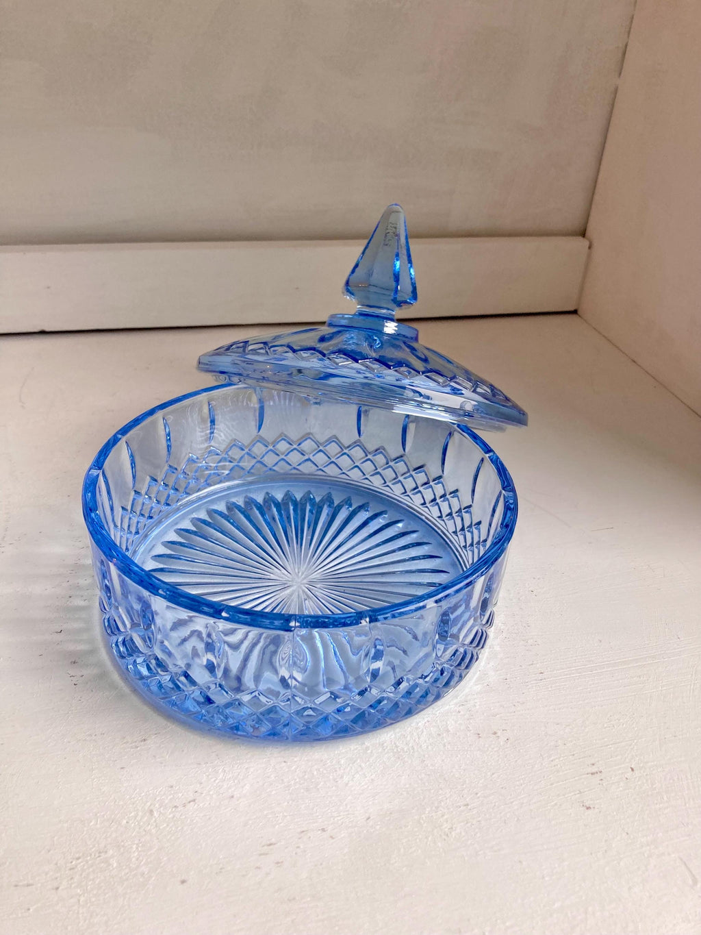Vintage Indiana Glass Celeste Blue Lidded Candy Dish: Lattice Starburst Pattern