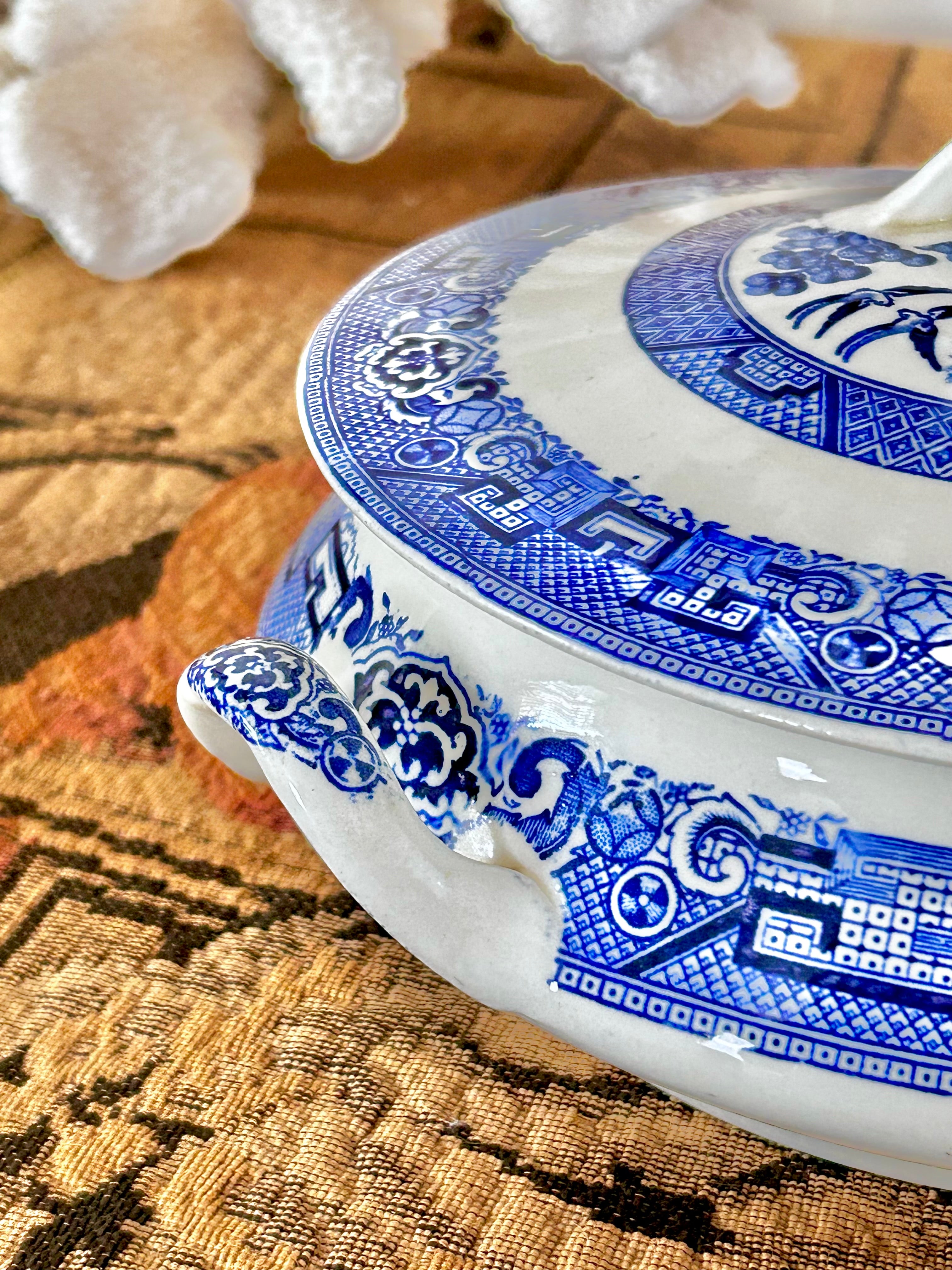 Vintage Blue Willow Stoneware Lidded Casserole Dish - Chipped Rim