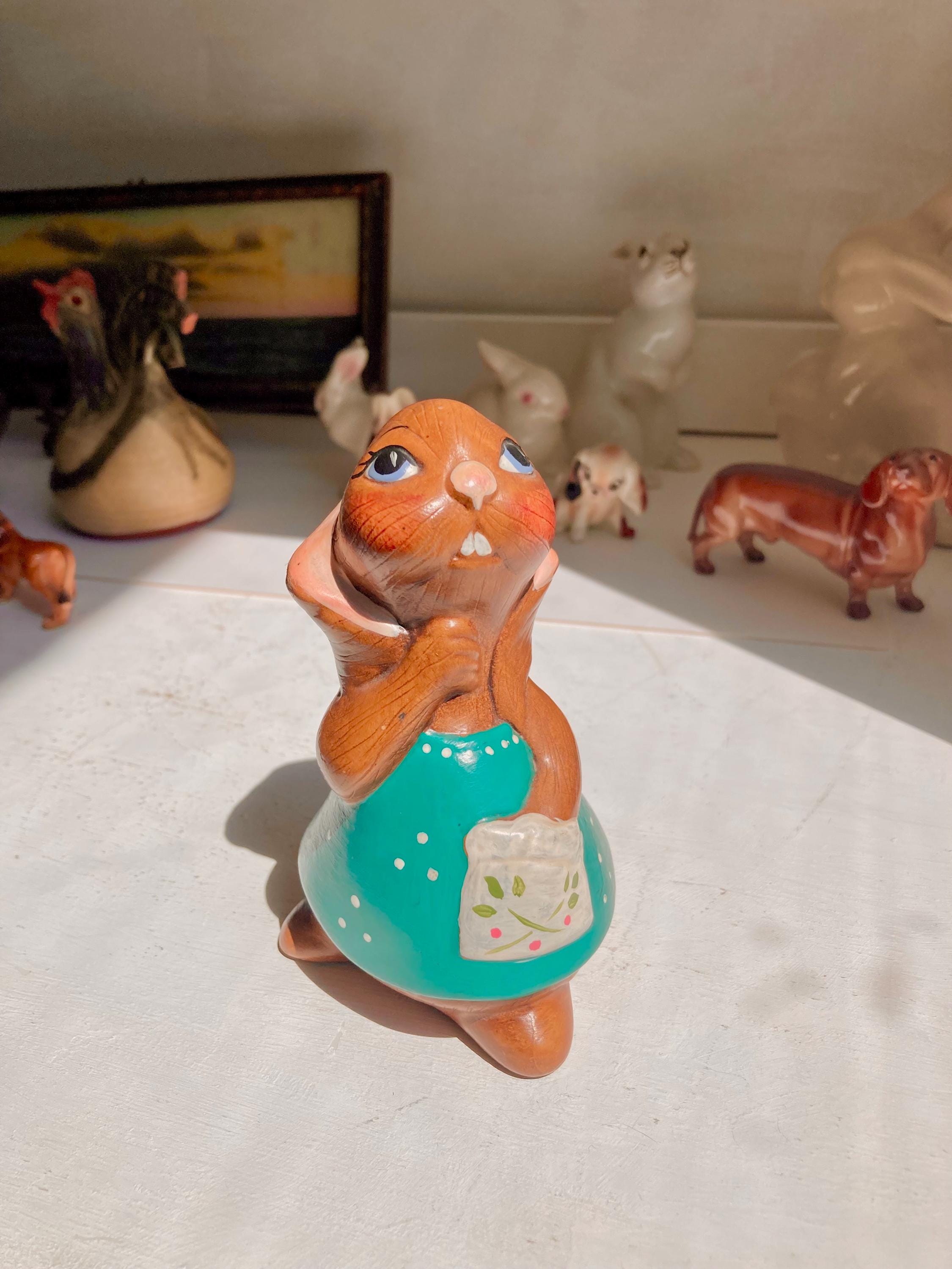 Vintage Pendelfin Lucy Pocket Rabbit Figurine: 1960s Hand-Painted Bunny
