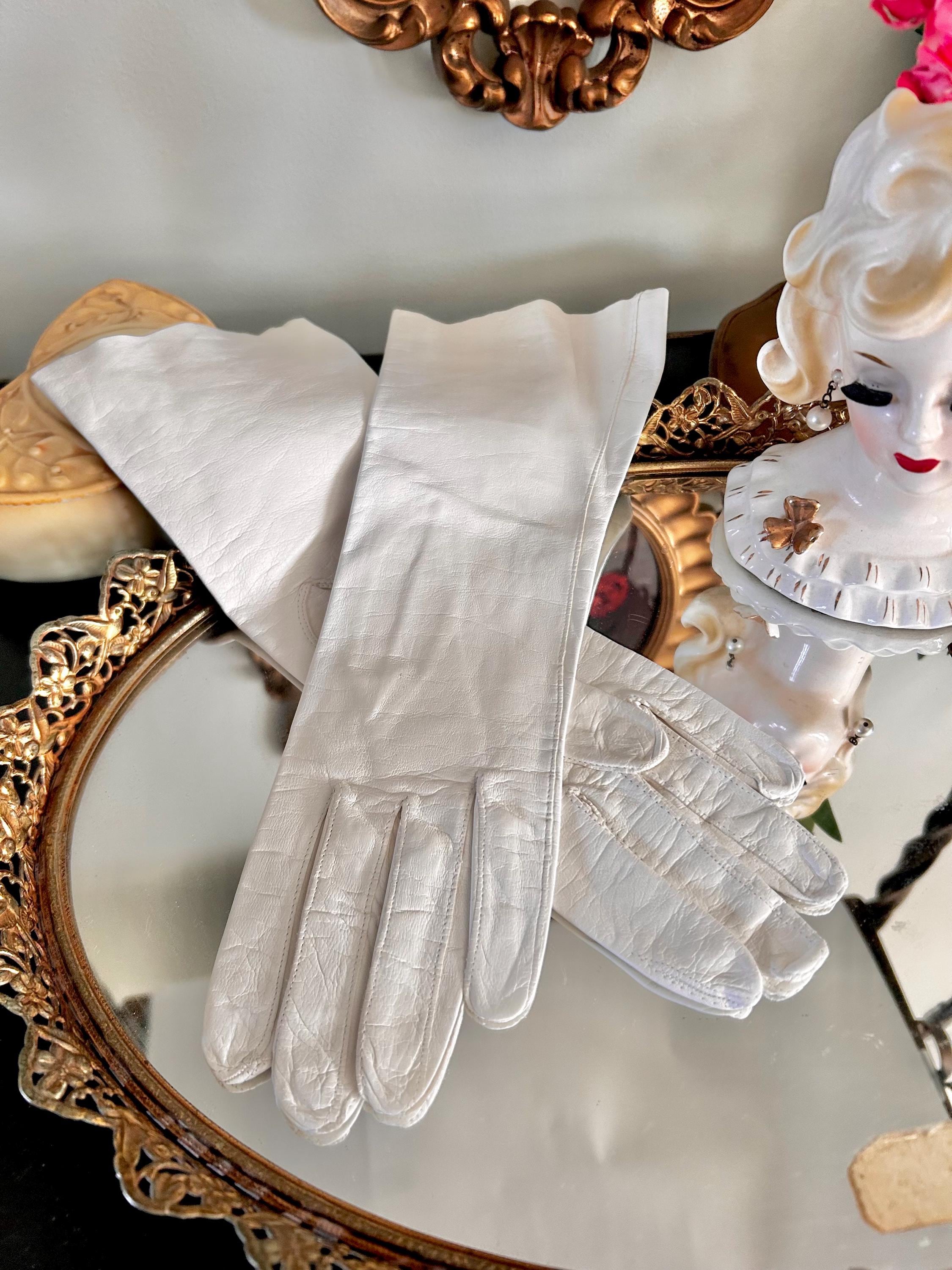Vintage off-White faux leather Ladies Gloves Size 7 Made in italy