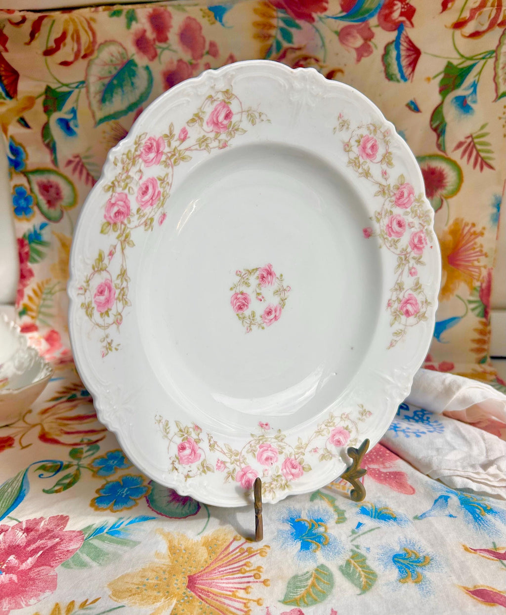 Vintage Bavarian Porcelain Bowl: Pink Roses Garland, Tirschenreuth Germany
