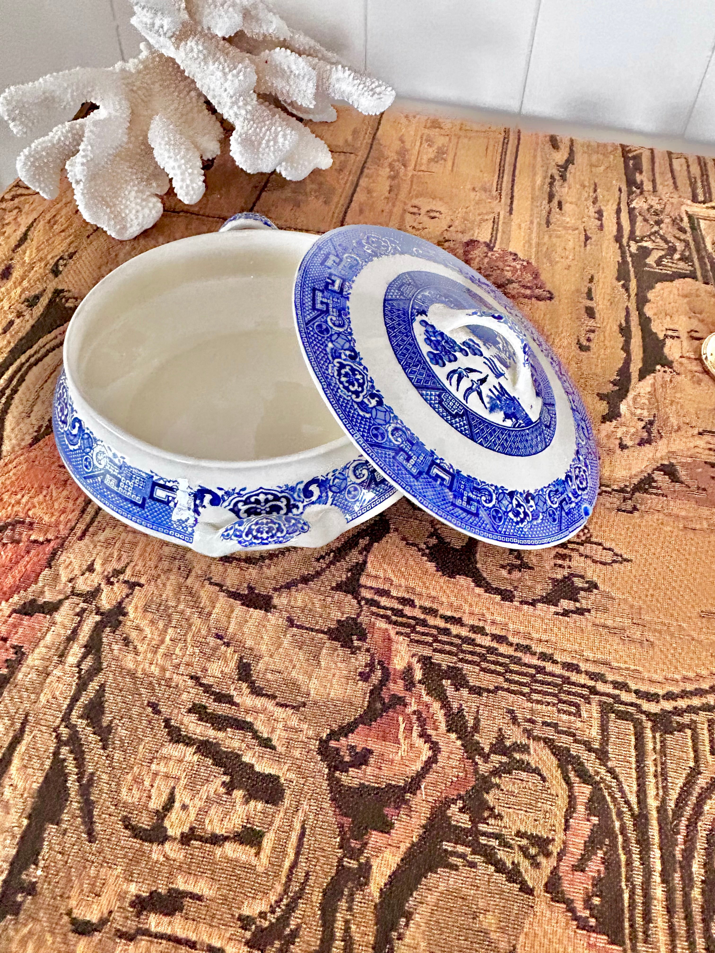 Vintage Blue Willow Stoneware Lidded Casserole Dish - Chipped Rim