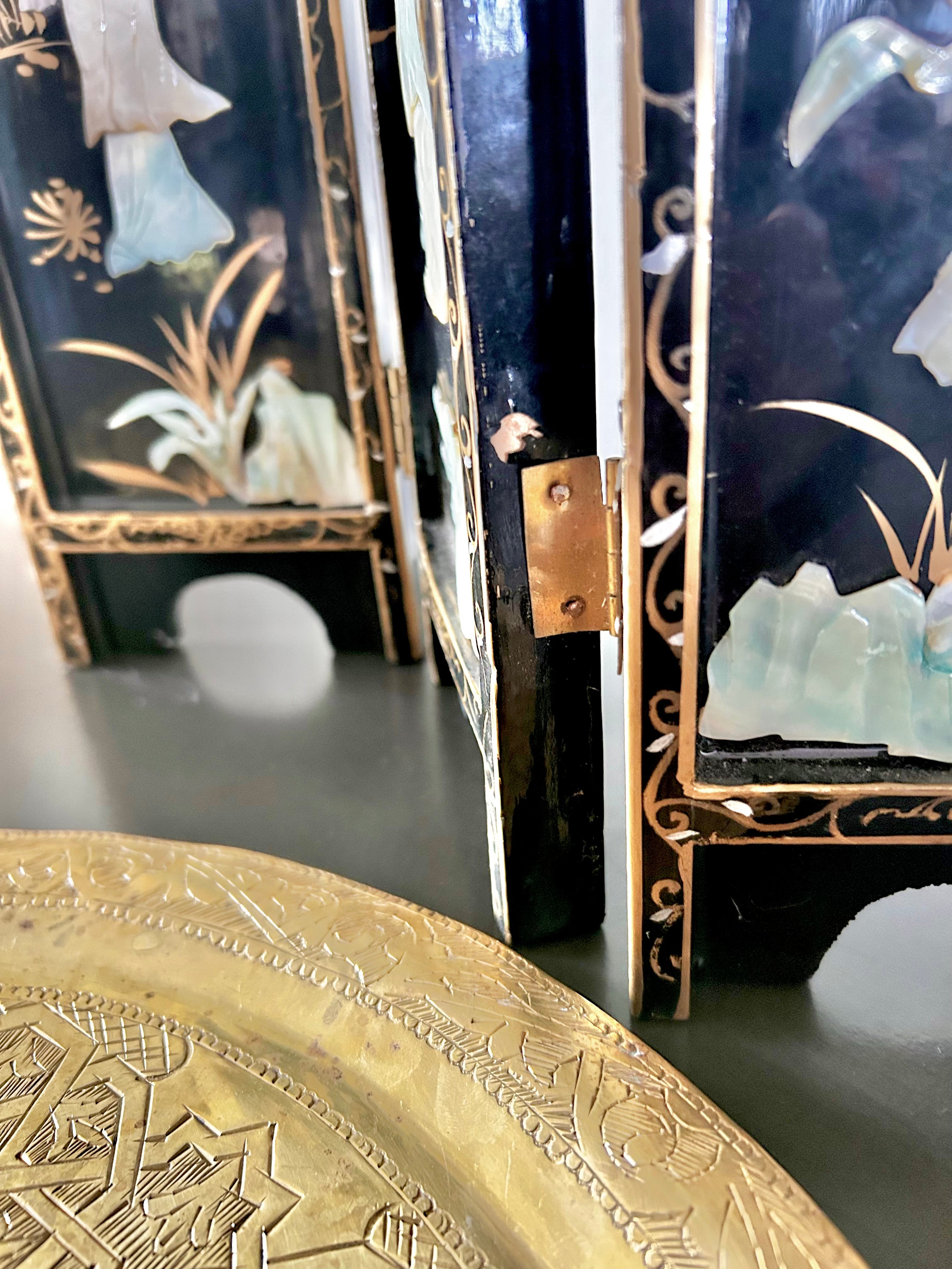 1990s Chinoiserie Small Wooden Accordion Screen