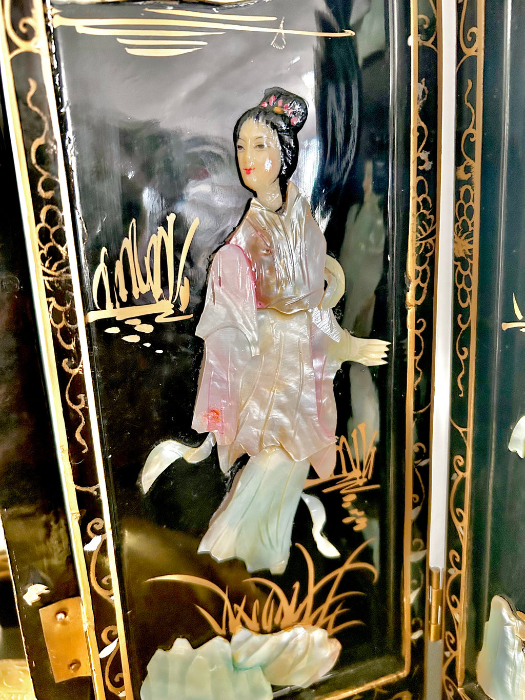 1990s Chinoiserie Small Wooden Accordion Screen