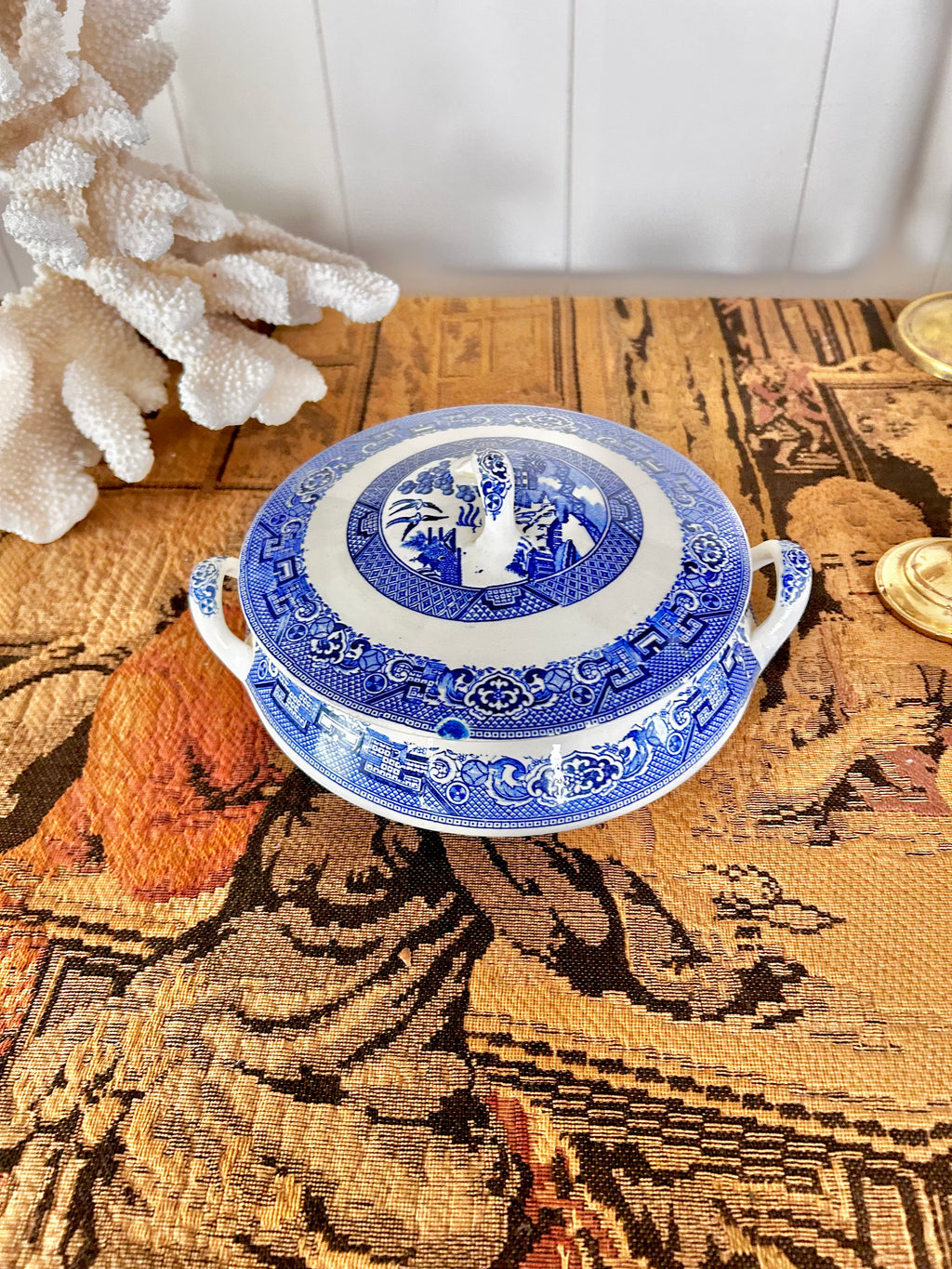 Vintage Blue Willow Stoneware Lidded Casserole Dish - Chipped Rim
