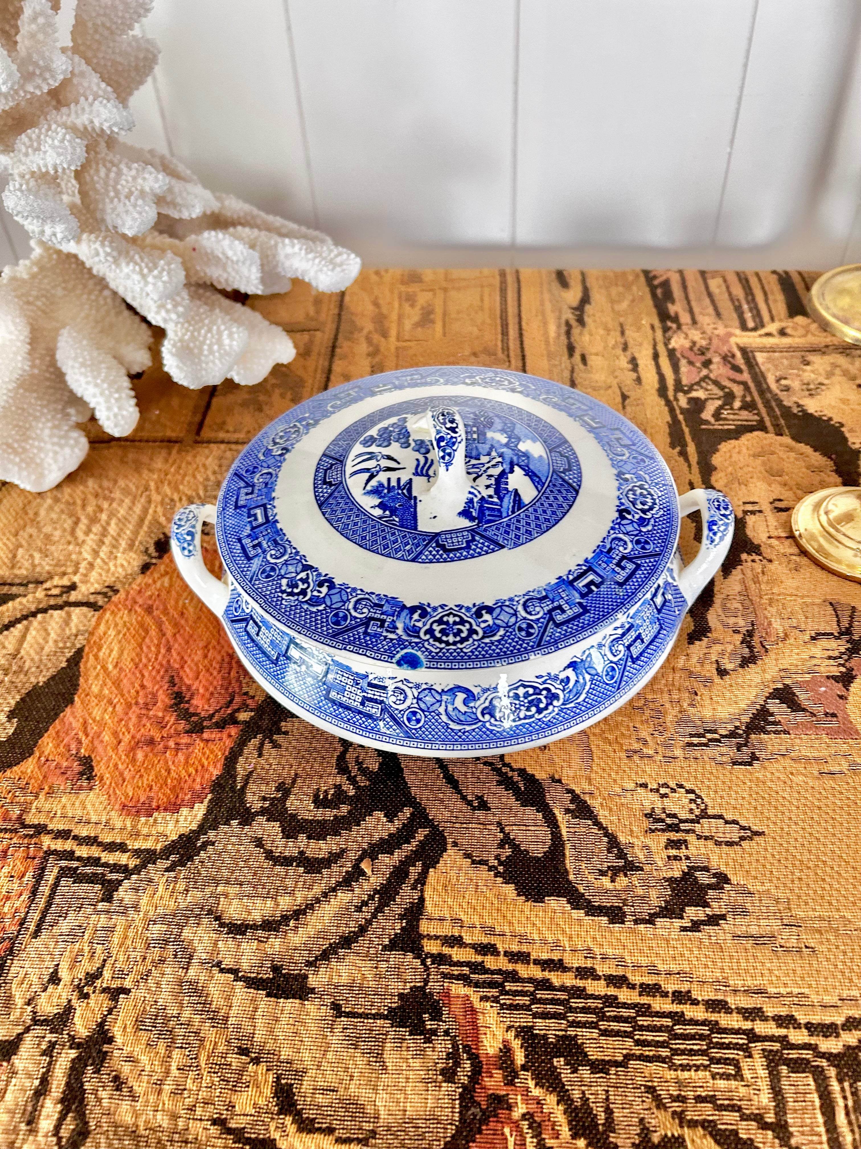 Vintage Blue Willow Stoneware Lidded Casserole Dish - Chipped Rim