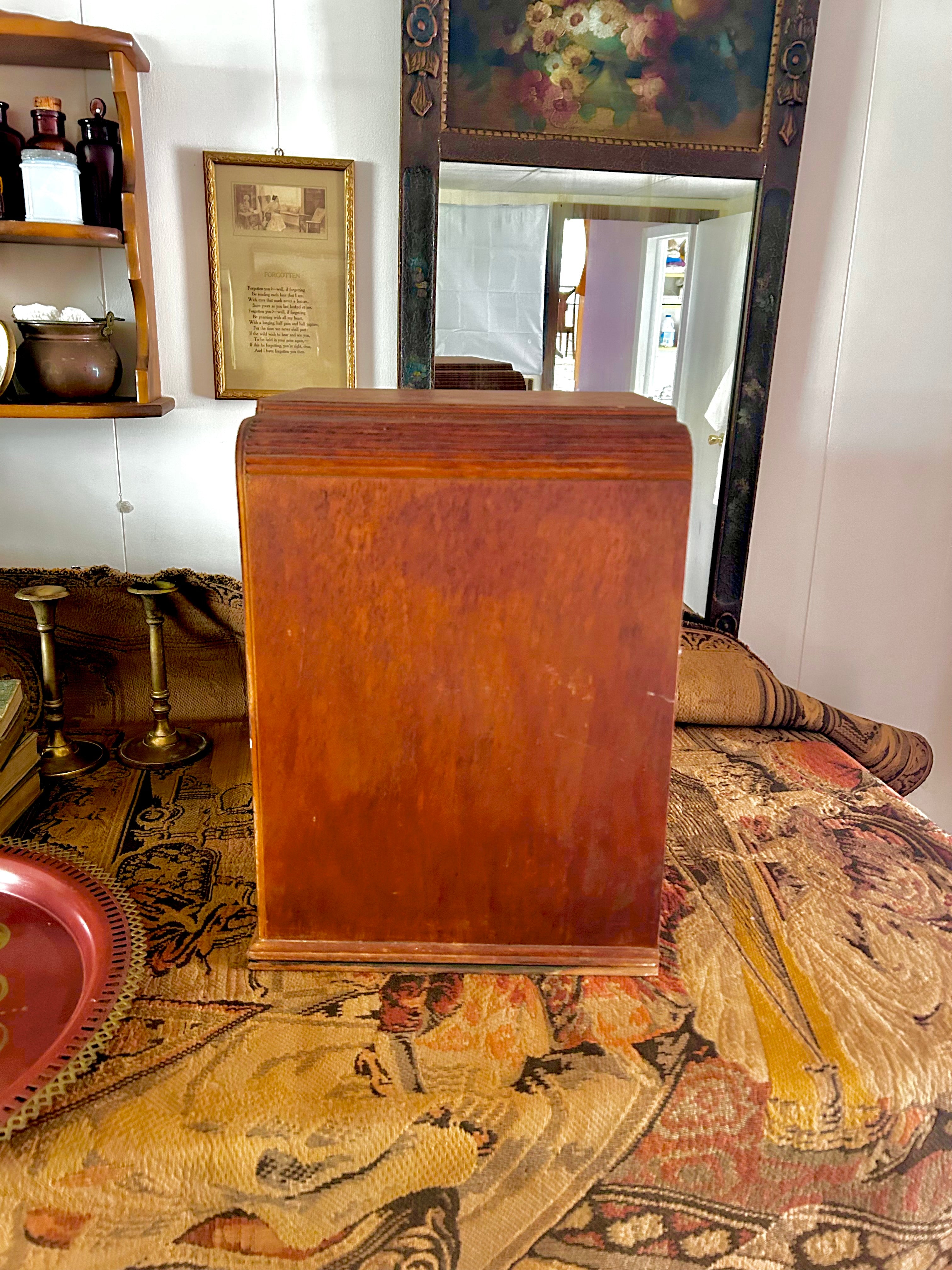 Vintage Tombstone Art Deco Radio Chassis
