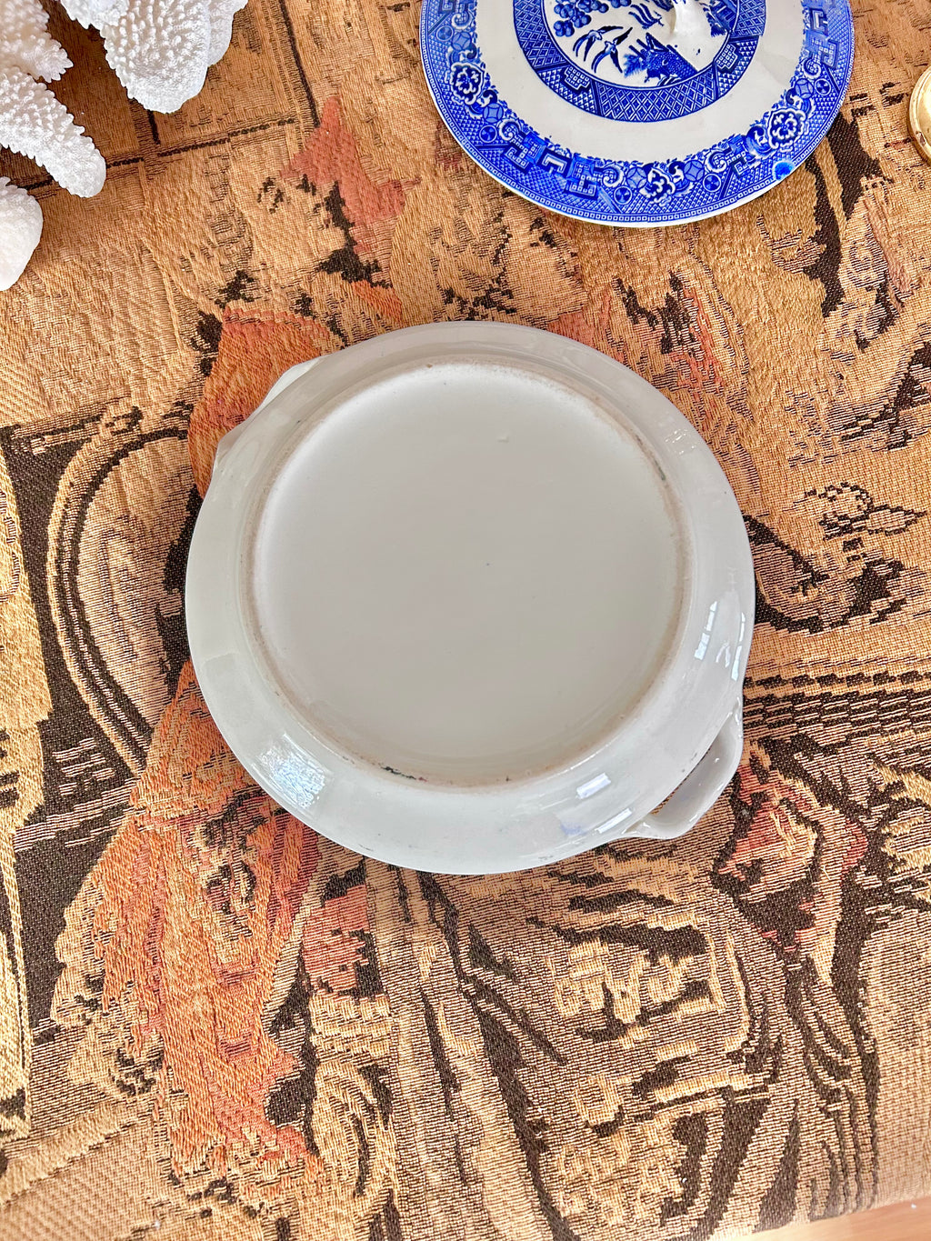 Vintage Blue Willow Stoneware Lidded Casserole Dish - Chipped Rim