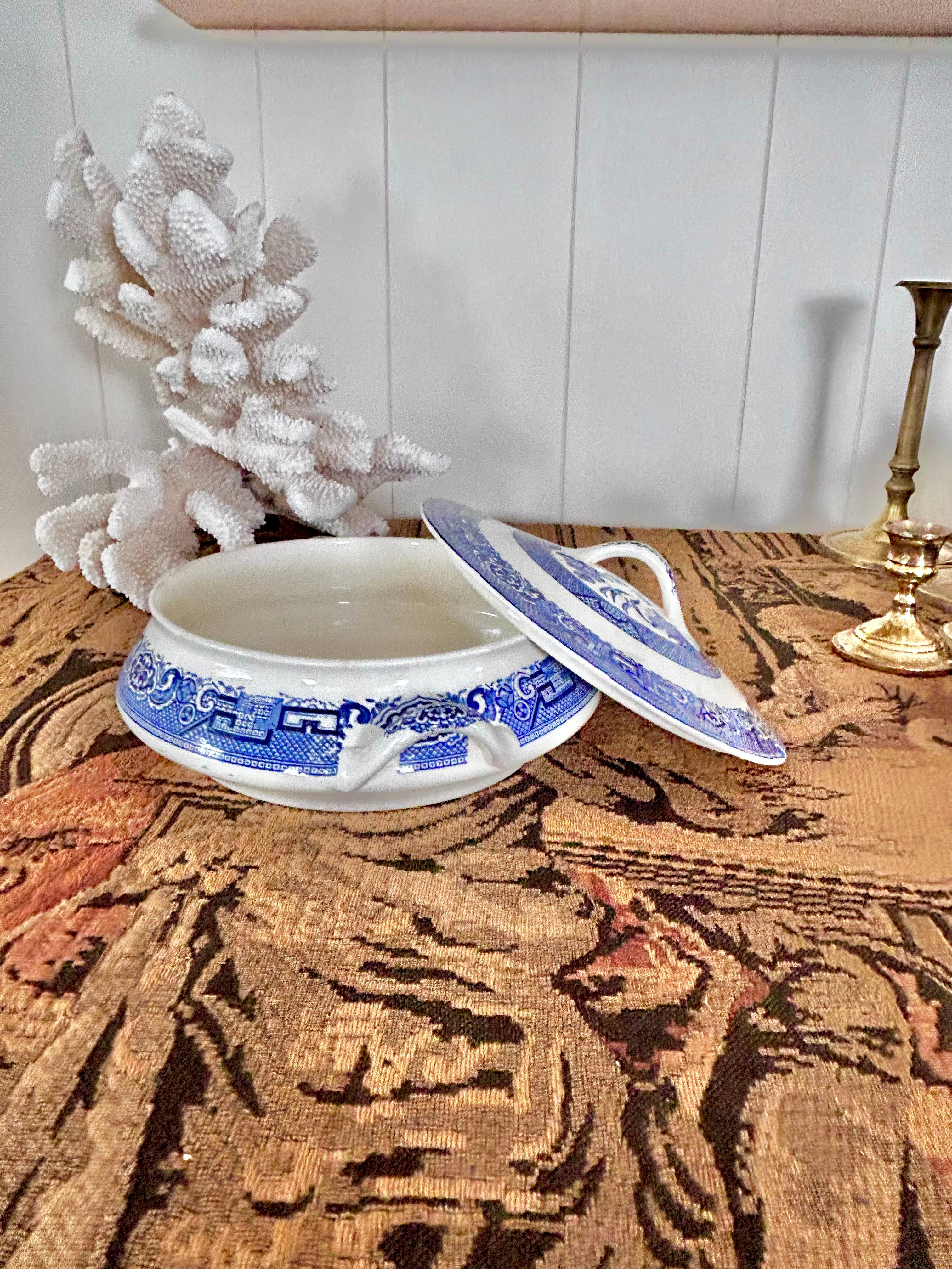 Vintage Blue Willow Stoneware Lidded Casserole Dish - Chipped Rim