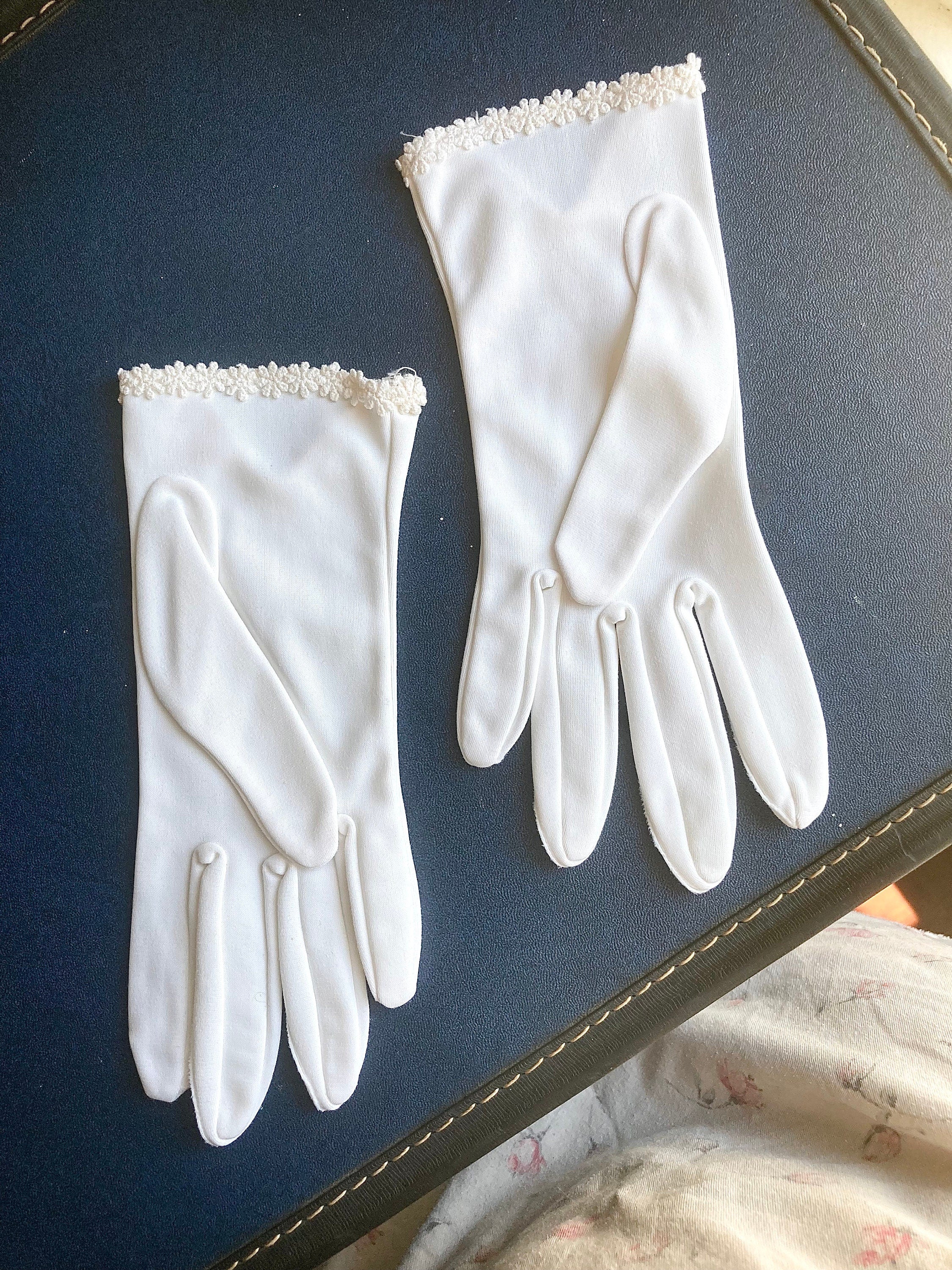 Vintage Ladies Gloves -White short - floral embroidery trim - made in USA Good Vtg. Condition
