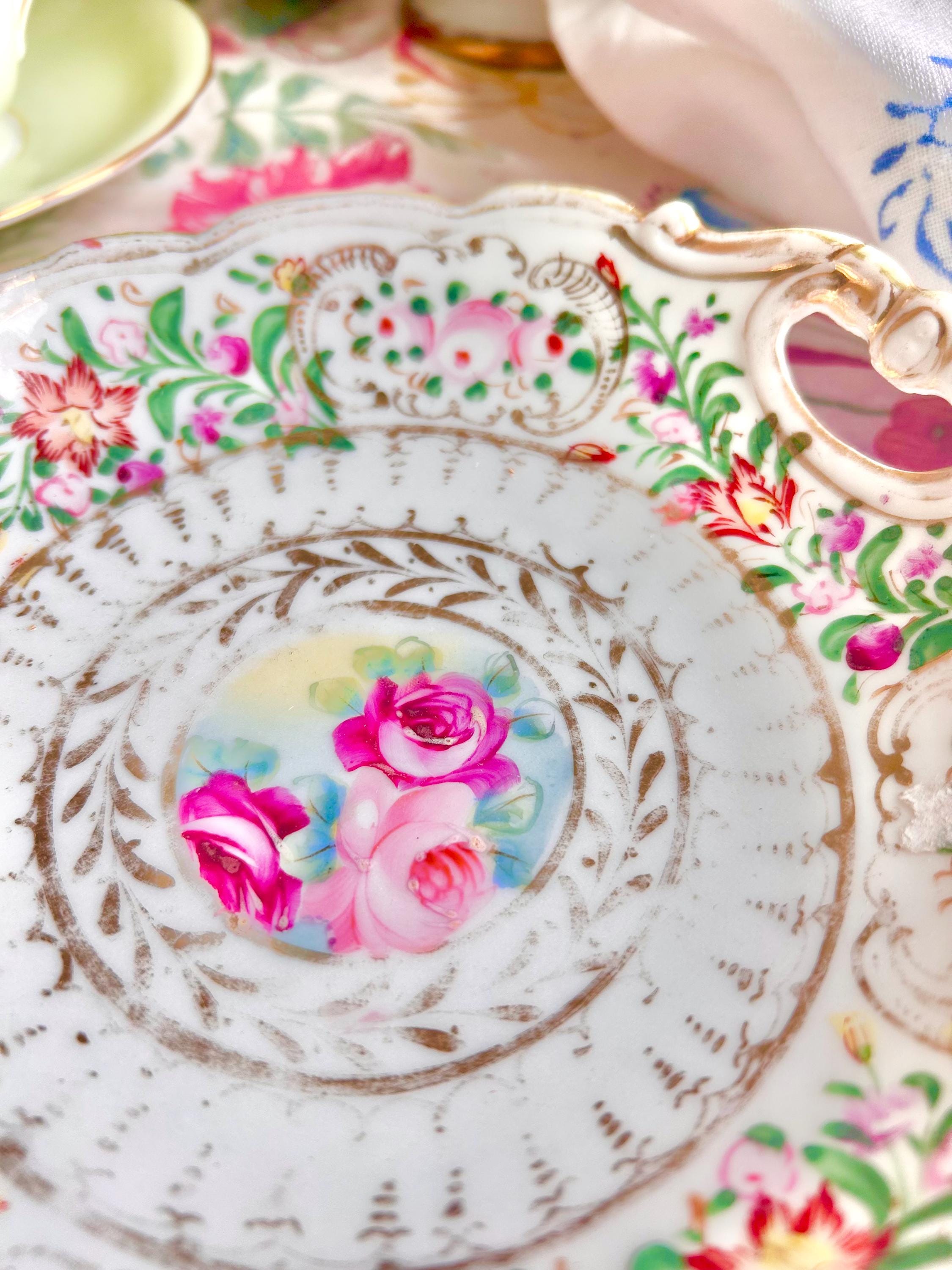 Vintage Floral Porcelain Bowl: Gold Trim, Hand-Painted Roses