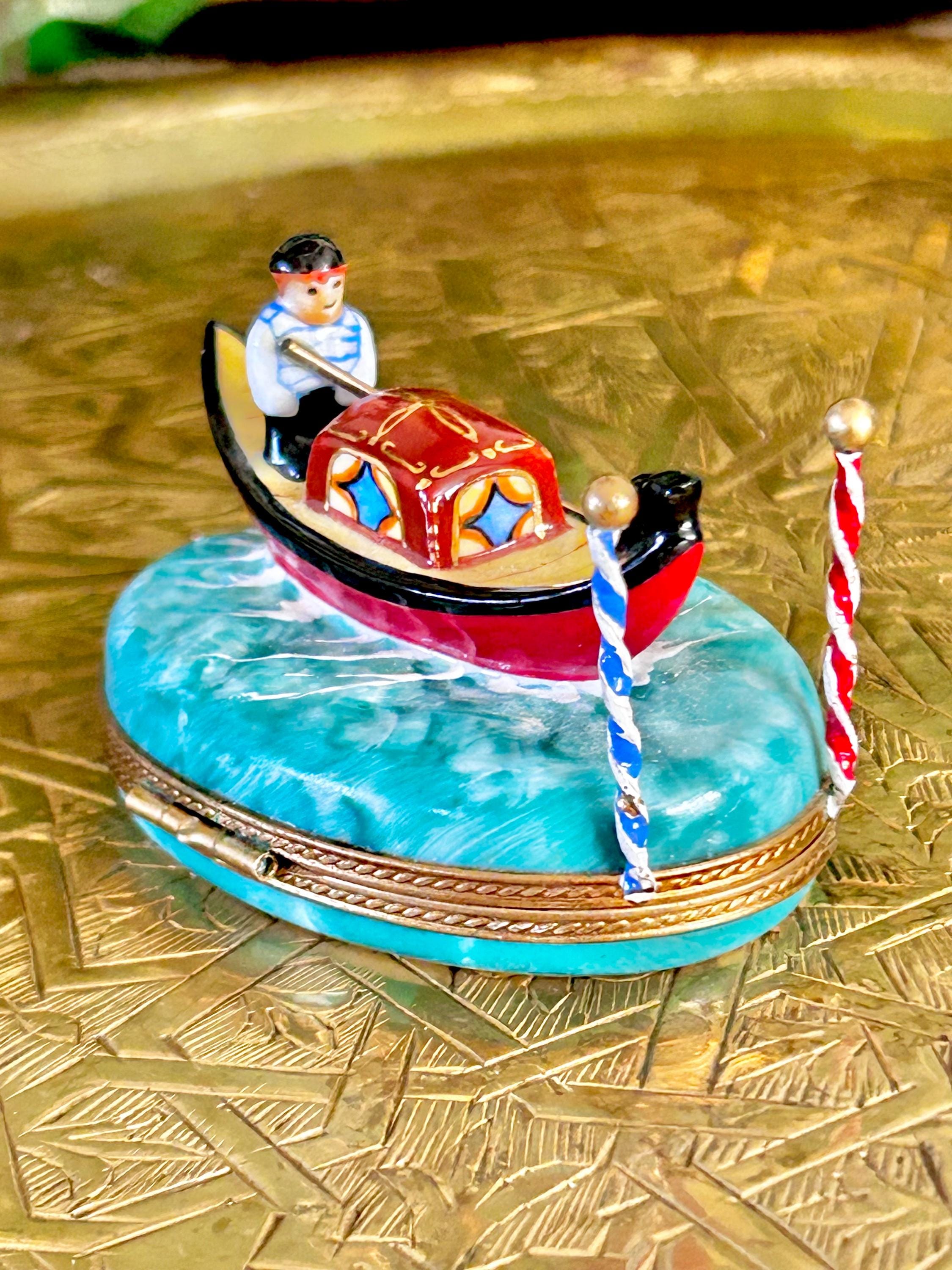Vintage Limoges Peint Main Porcelain Boxes for Travel Enthusiasts