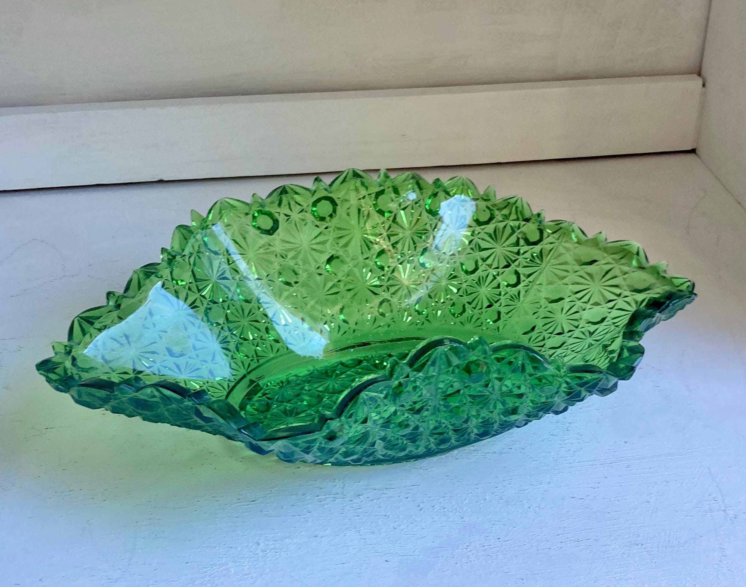 Vintage Emerald Green Daisy & Button Bowl: Ruffled Sawtooth Rim, 12"