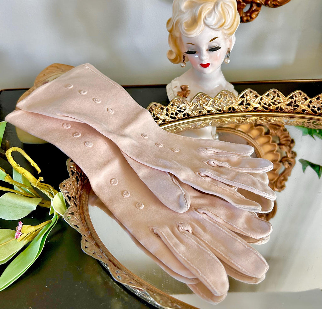 Vintage Ladies Gloves in Pale Pink