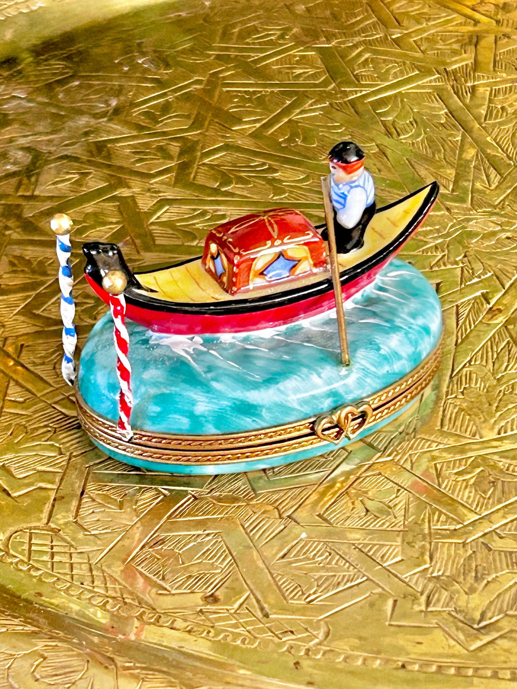 Vintage Limoges Peint Main Porcelain Boxes for Travel Enthusiasts