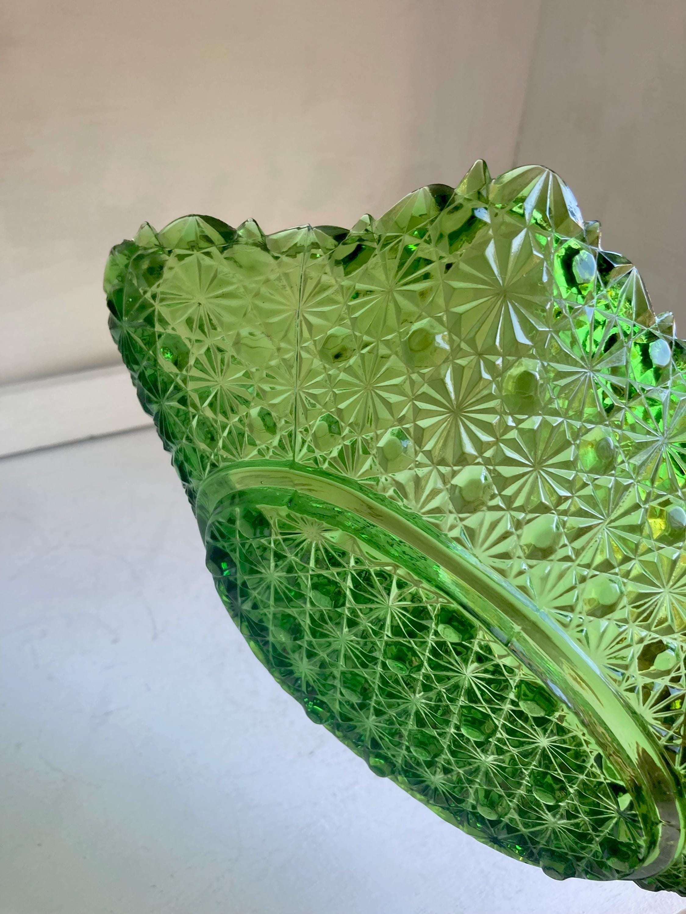 Vintage Emerald Green Daisy & Button Bowl: Ruffled Sawtooth Rim, 12"