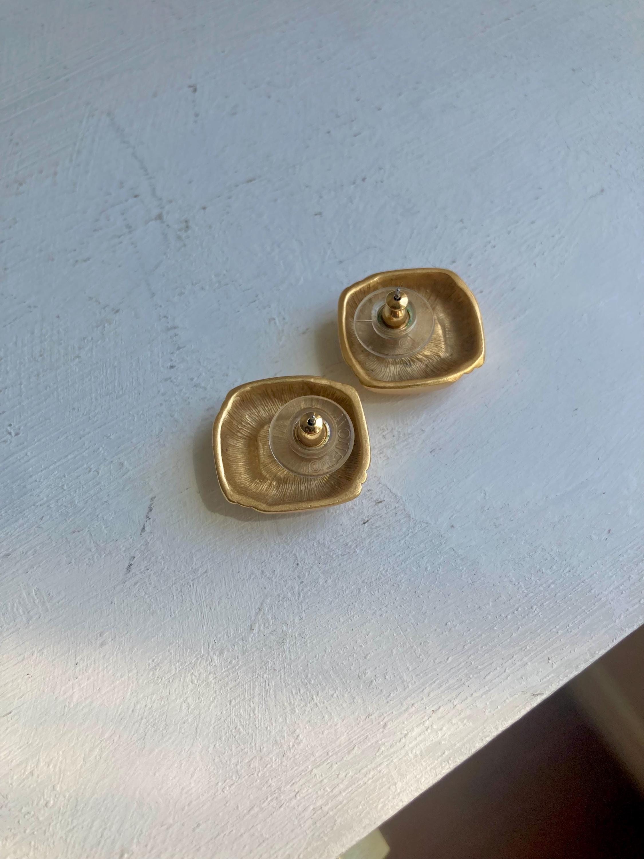 Vintage MONET Gold Tone Earrings: 1980s Concentric Squares