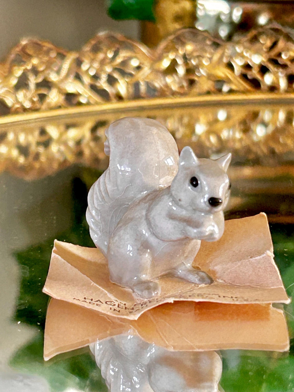 vintage Hagen-Renaker tiny hand-painted Squirrel Figurine